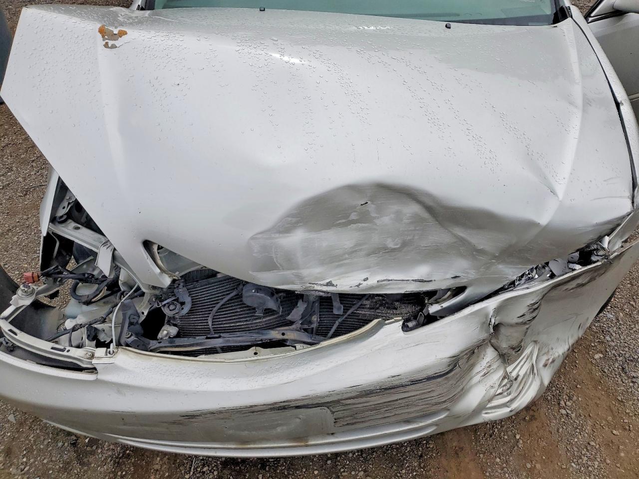 2004 Toyota Camry Le V6 Silver vin: 4T1BF32K04U068851