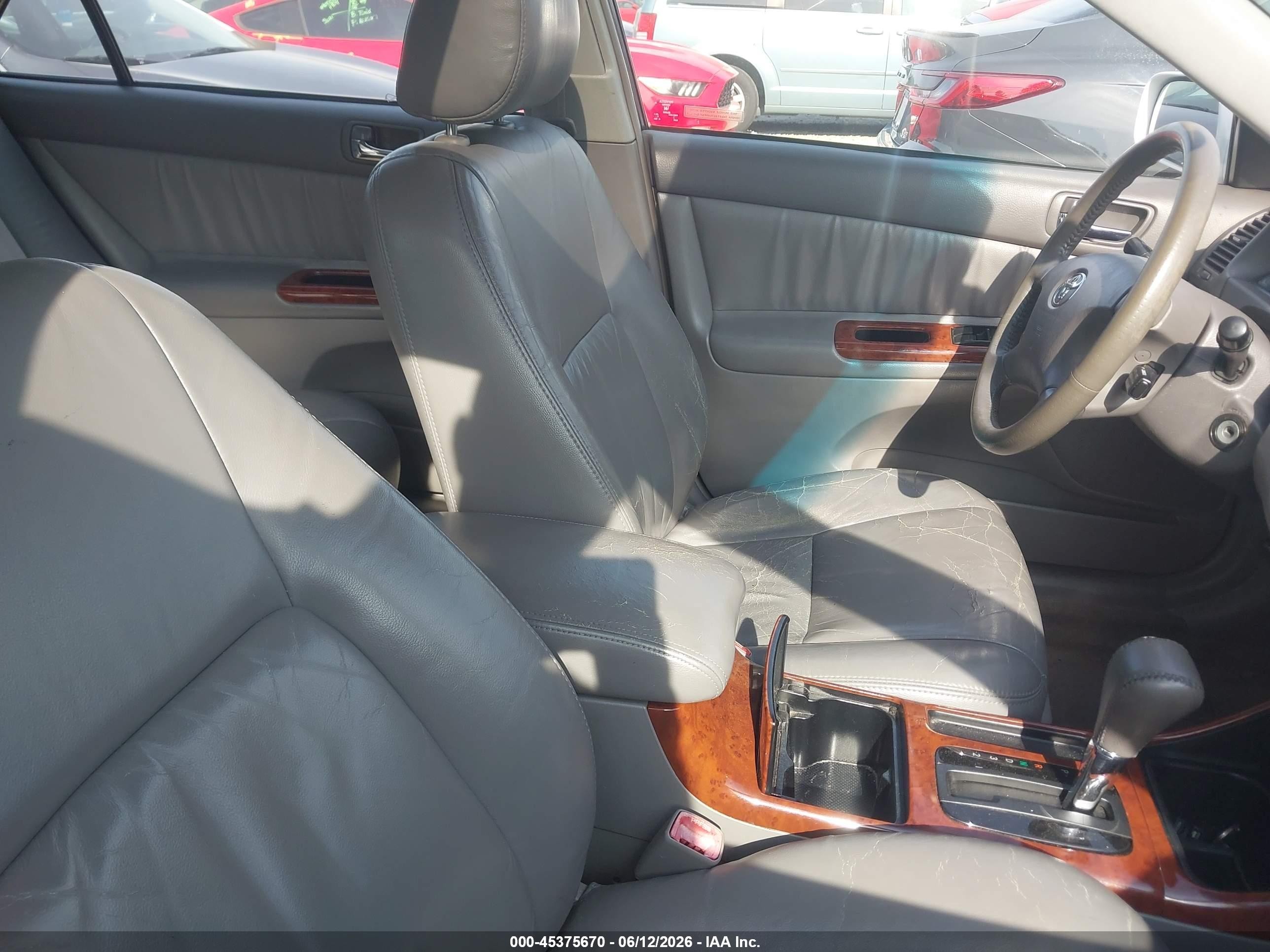 2004 Toyota Camry Xle V6 White vin: 4T1BF32K04U076397