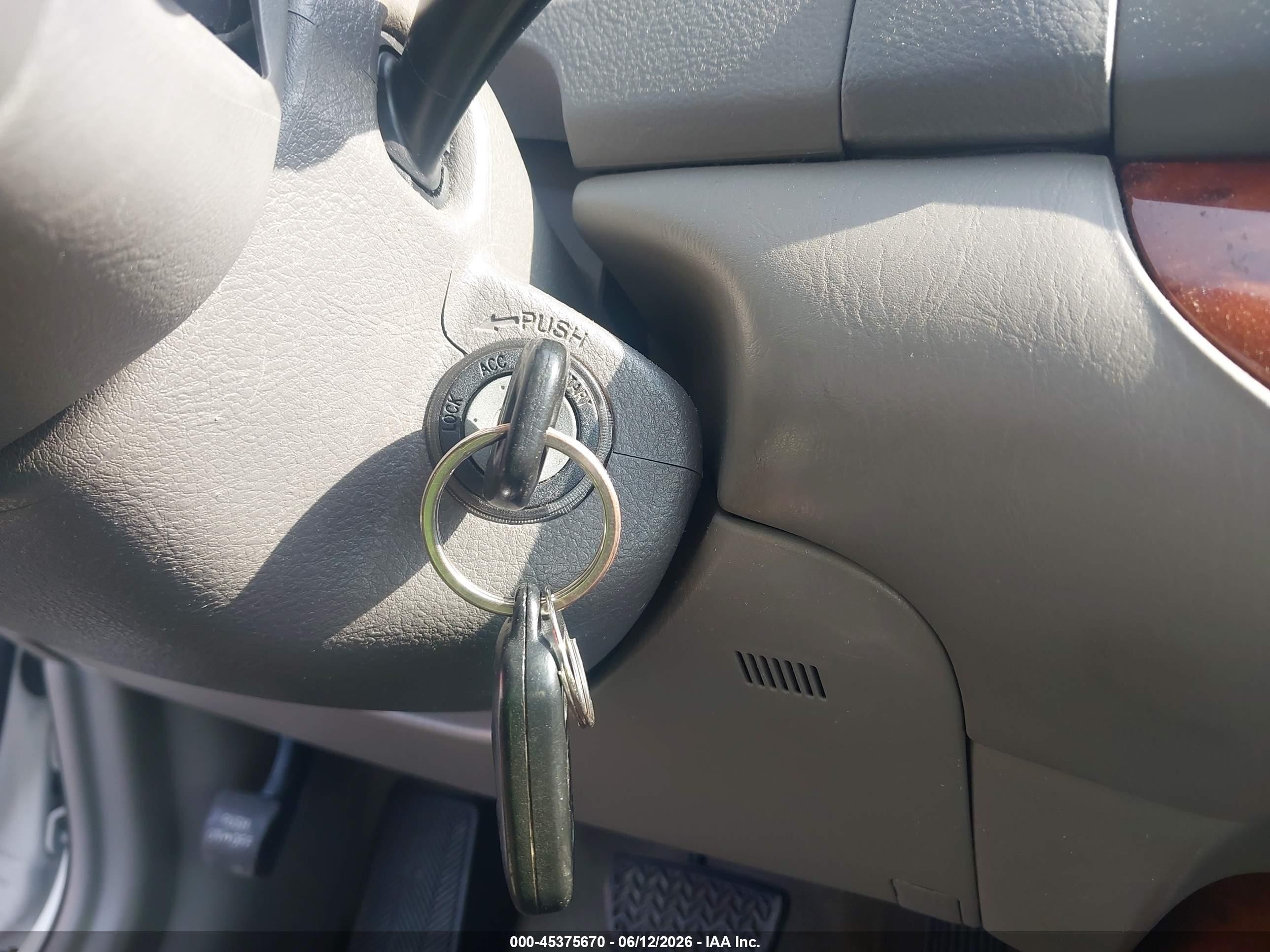 2004 Toyota Camry Xle V6 White vin: 4T1BF32K04U076397