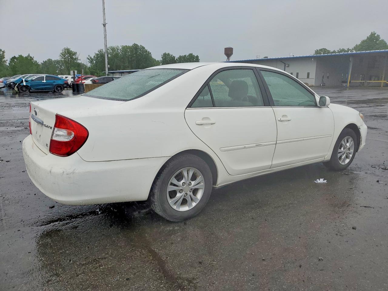 2004 Toyota Camry Le V6 Белый vin: 4T1BF32K04U080448