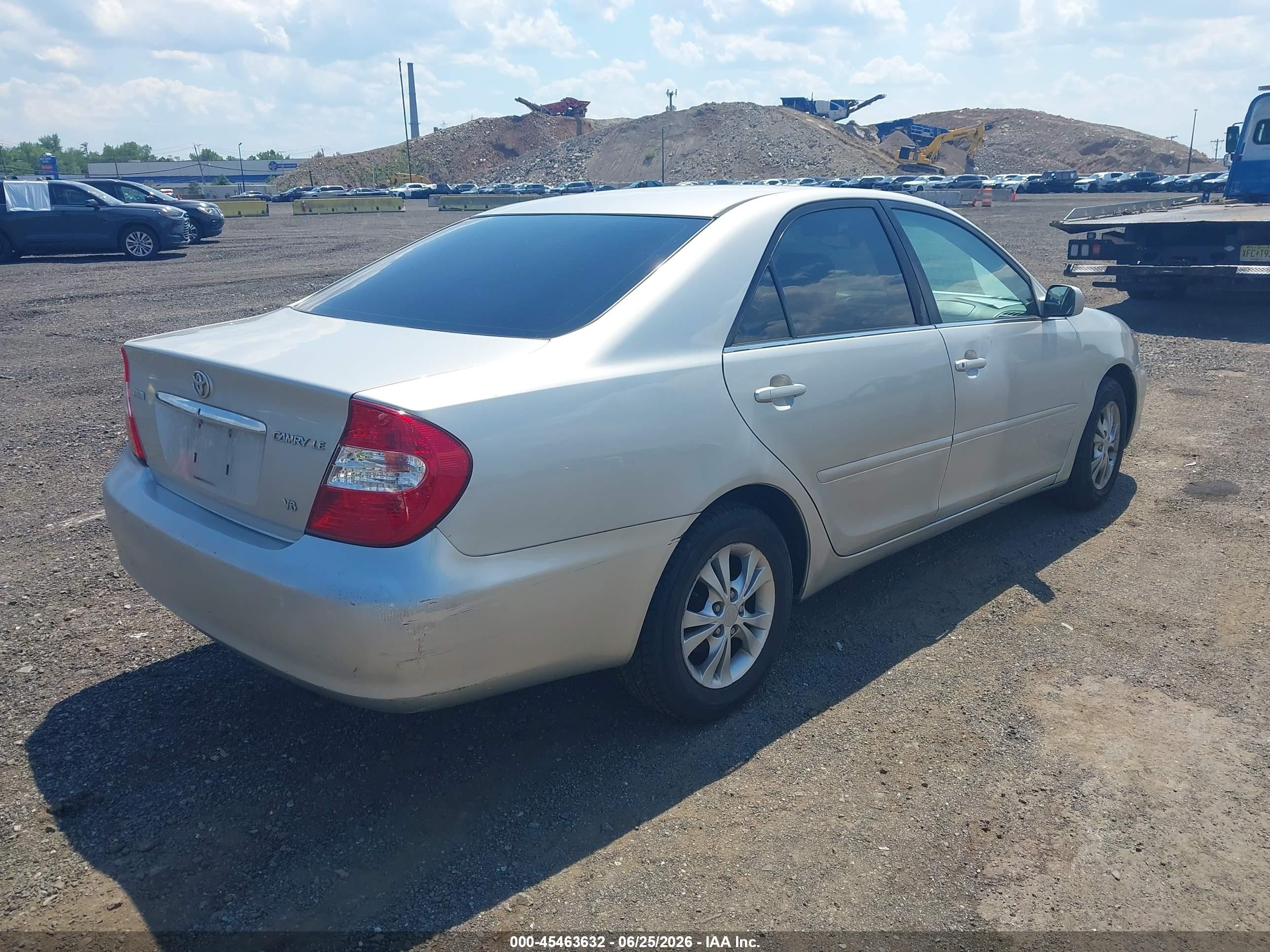 2004 Toyota Camry Le V6 Серебряный vin: 4T1BF32K04U570825