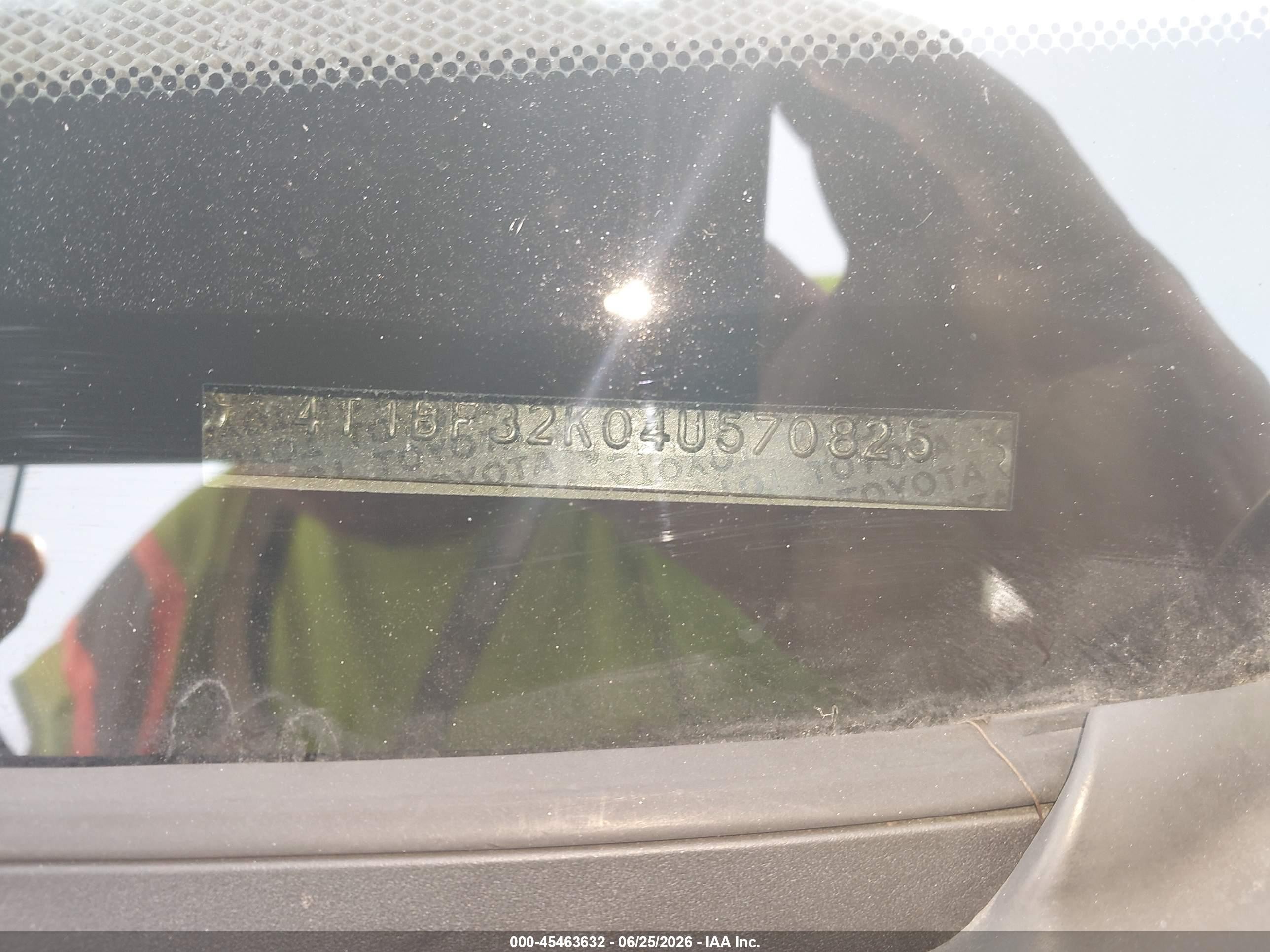 2004 Toyota Camry Le V6 Серебряный vin: 4T1BF32K04U570825