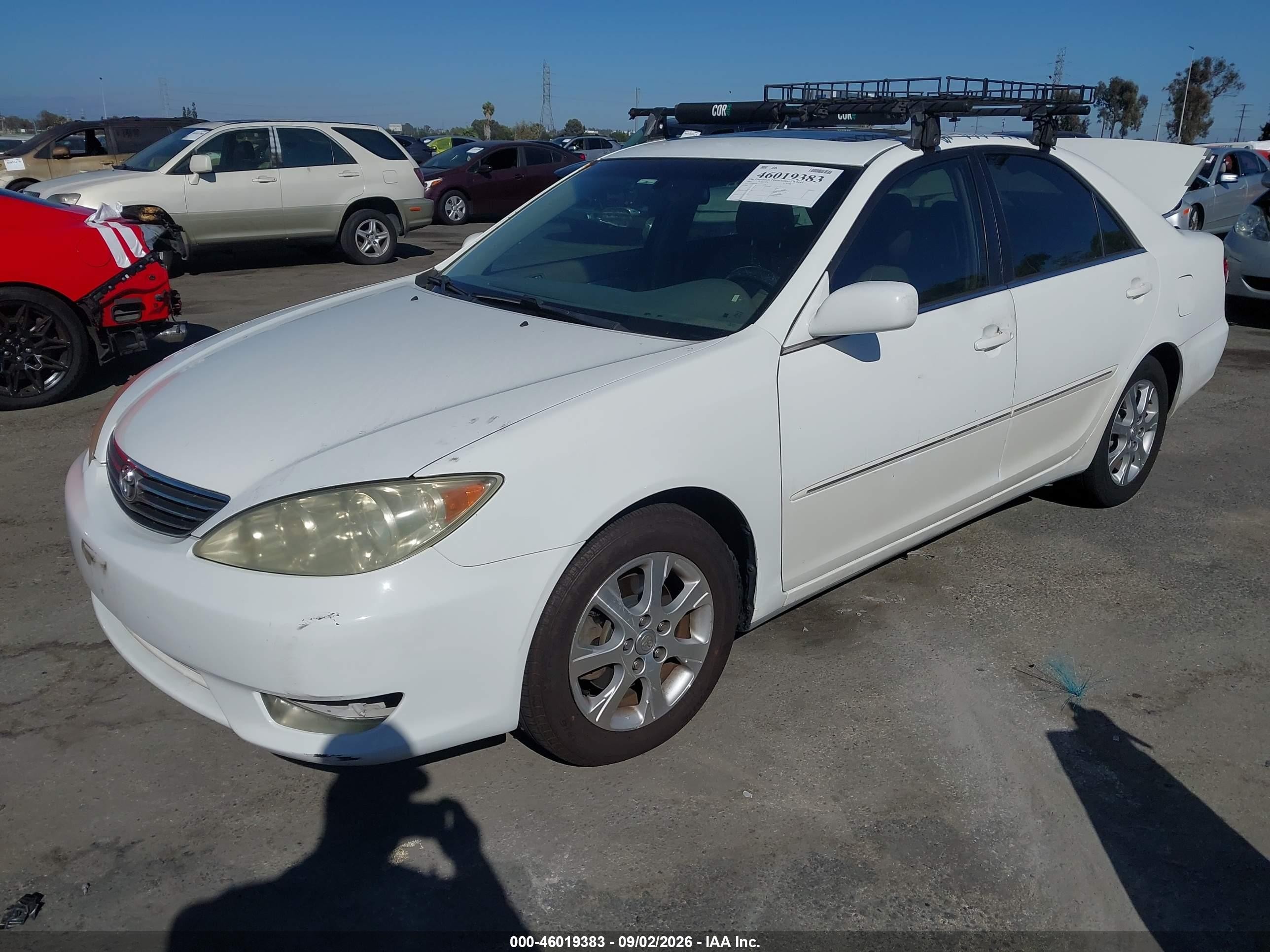 2005 Toyota Camry Xle V6 White vin: 4T1BF32K05U087241