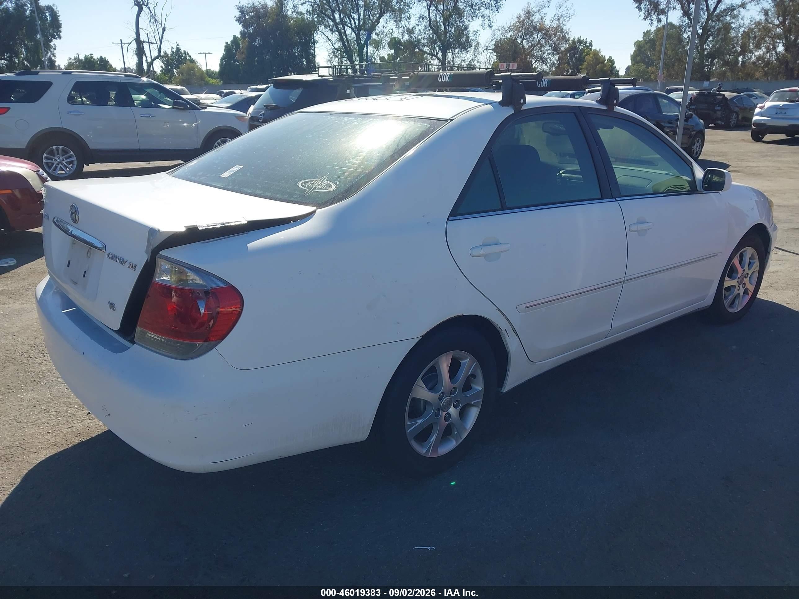 2005 Toyota Camry Xle V6 White vin: 4T1BF32K05U087241