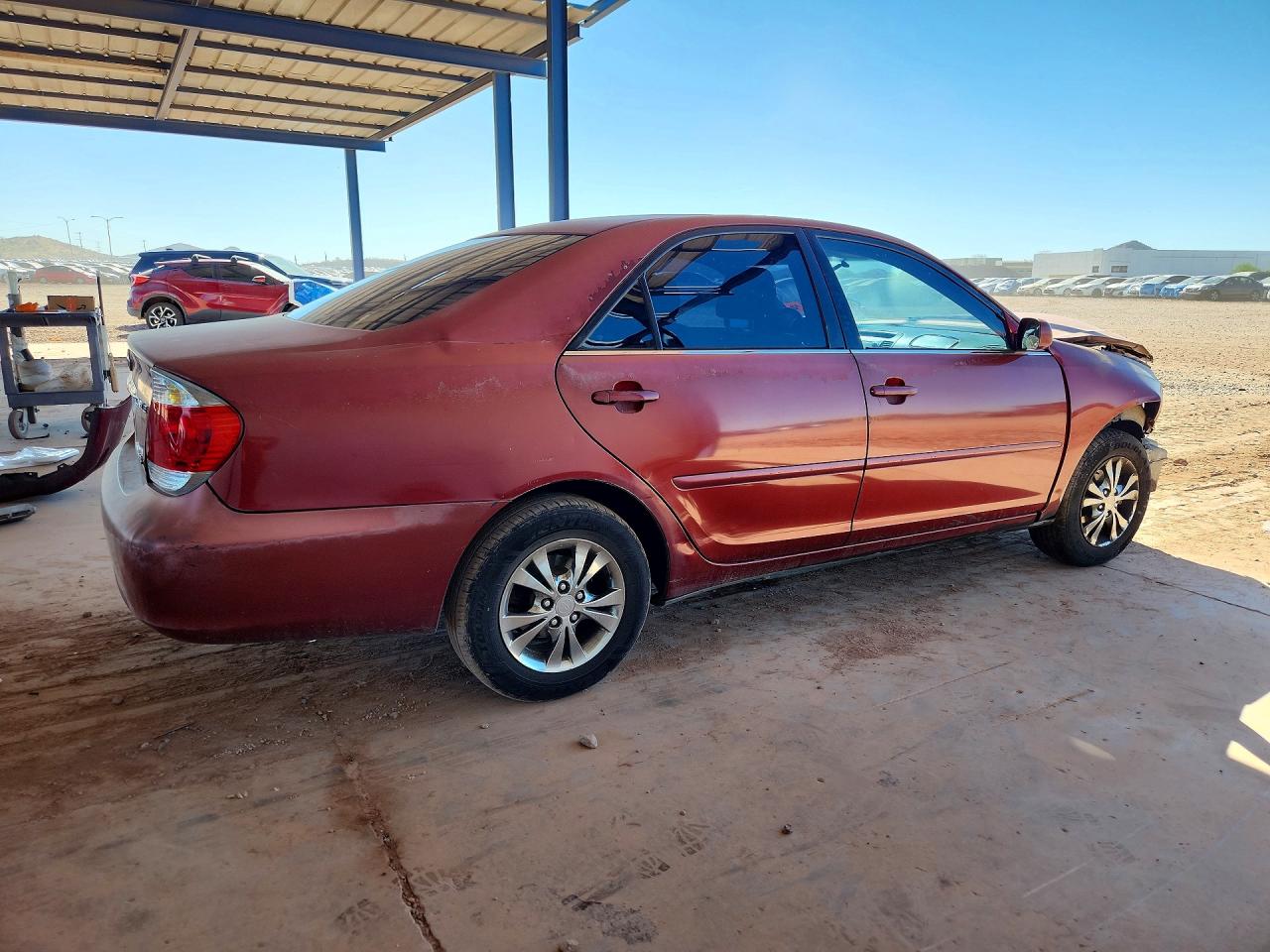 2005 Toyota Camry Le V6 Red vin: 4T1BF32K05U094982