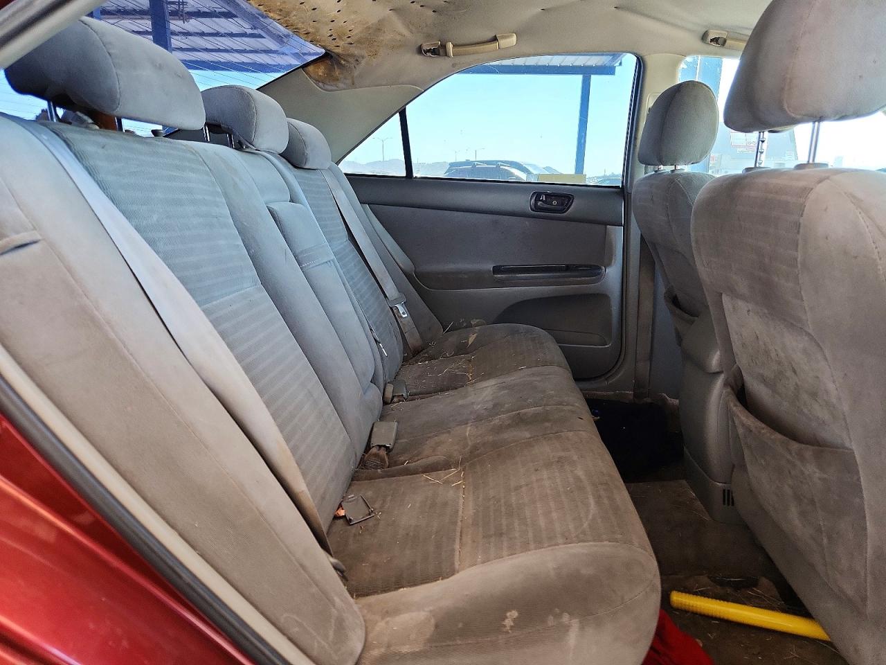 2005 Toyota Camry Le V6 Red vin: 4T1BF32K05U094982