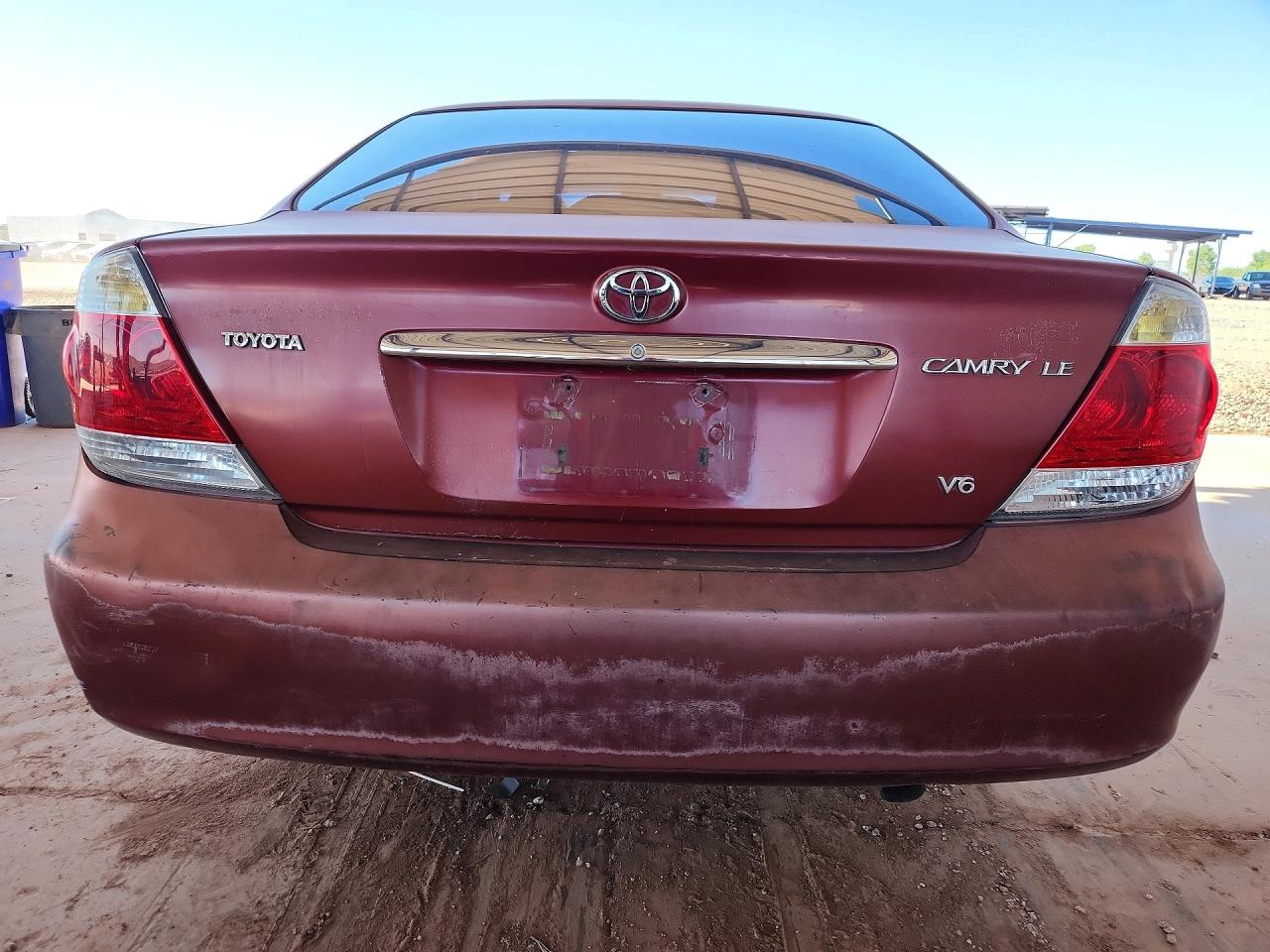 2005 Toyota Camry Le V6 Red vin: 4T1BF32K05U094982