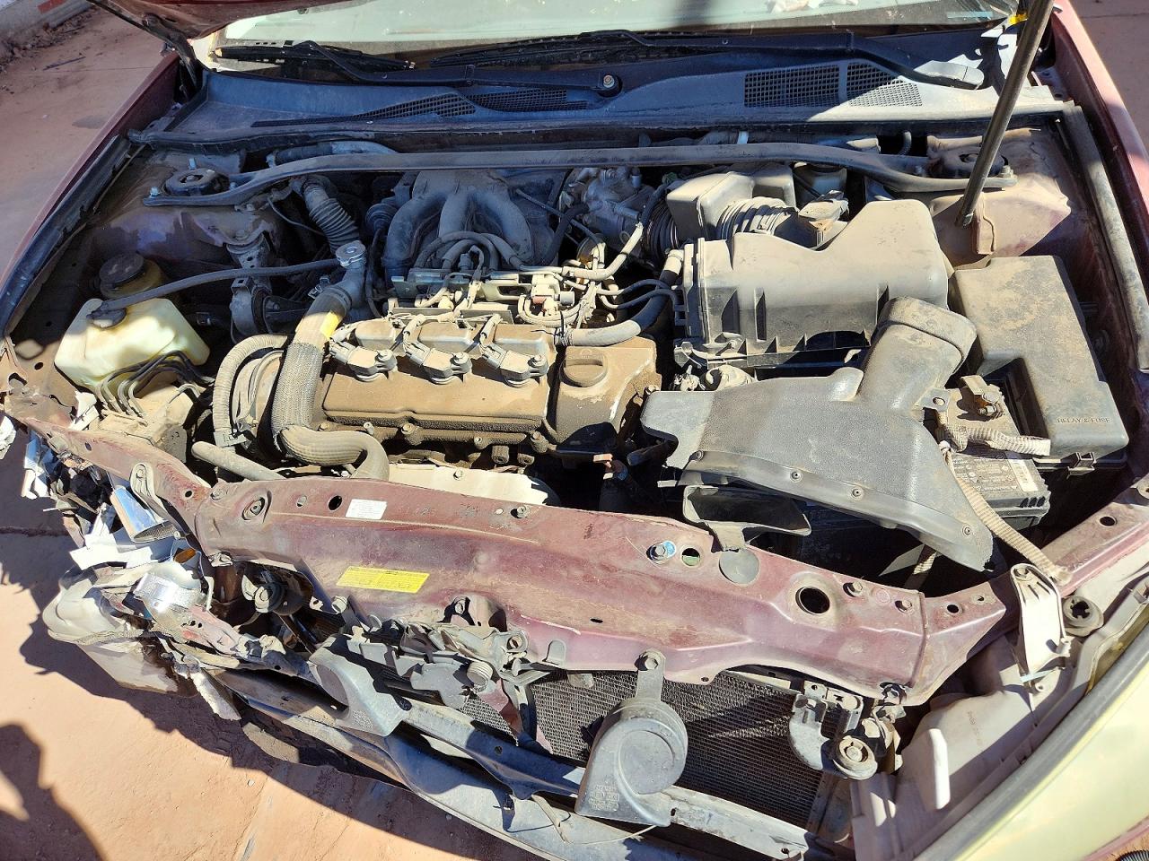 2005 Toyota Camry Le V6 Red vin: 4T1BF32K05U094982