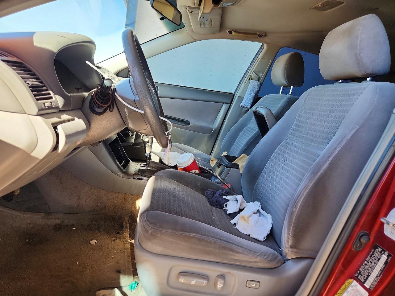 2005 Toyota Camry Le V6 Red vin: 4T1BF32K05U094982