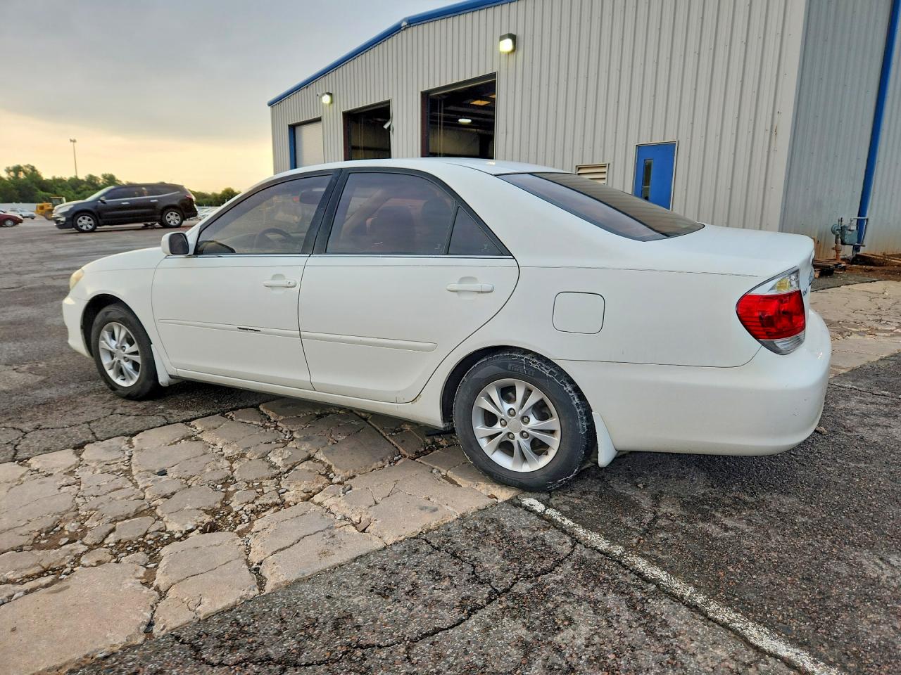 2006 Toyota Camry Le V6 Белый vin: 4T1BF32K06U625146