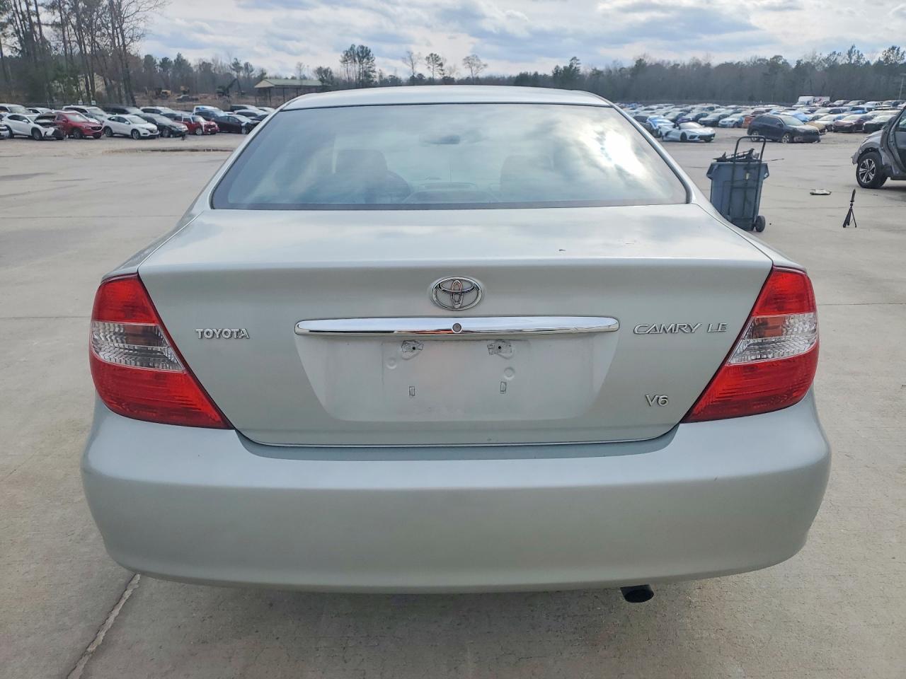 2002 Toyota Camry Le Серый vin: 4T1BF32K12U012334