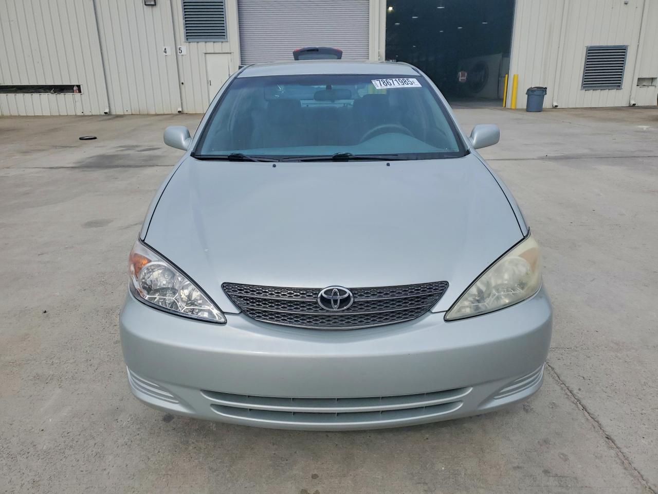 2002 Toyota Camry Le Серый vin: 4T1BF32K12U012334