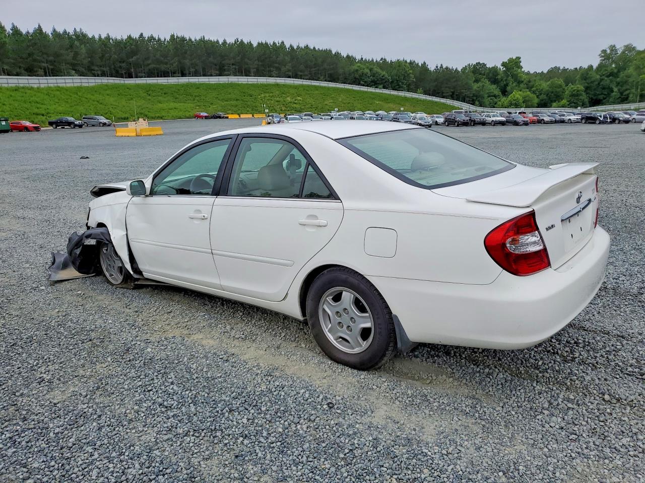 2002 Toyota Camry Le V6 White vin: 4T1BF32K12U019719