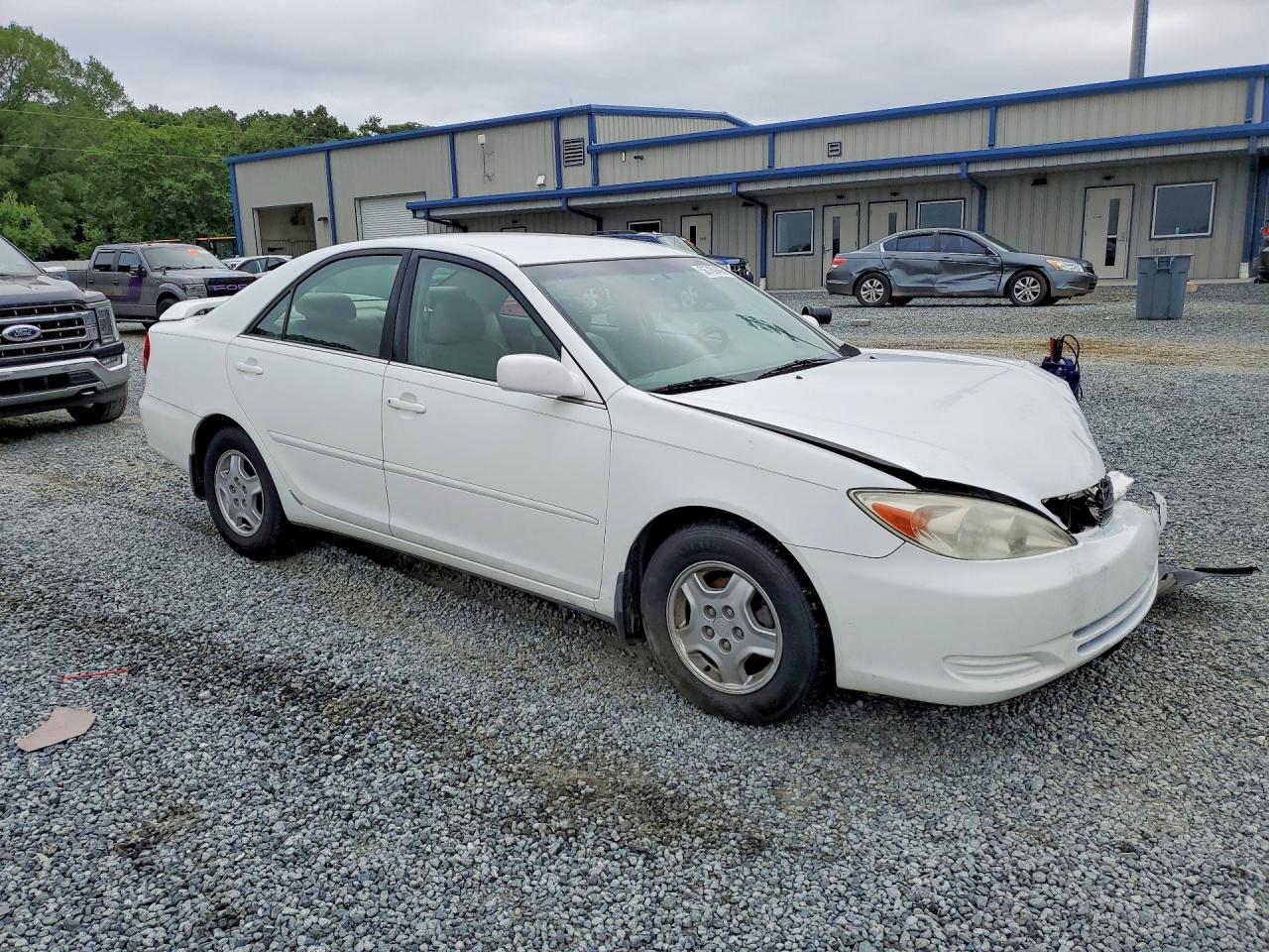 2002 Toyota Camry Le V6 White vin: 4T1BF32K12U019719