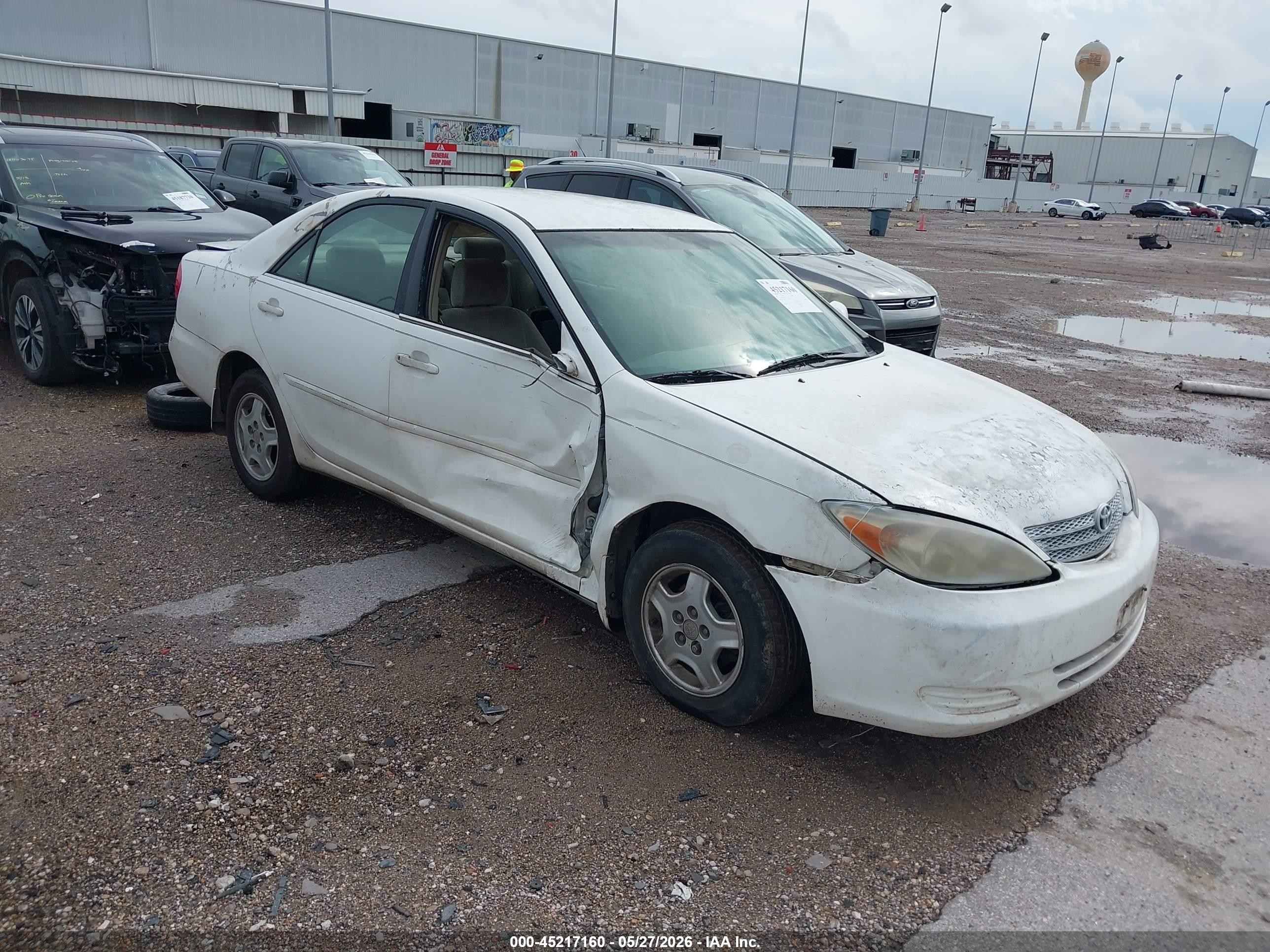 2002 Toyota Camry Le V6 White vin: 4T1BF32K12U022345