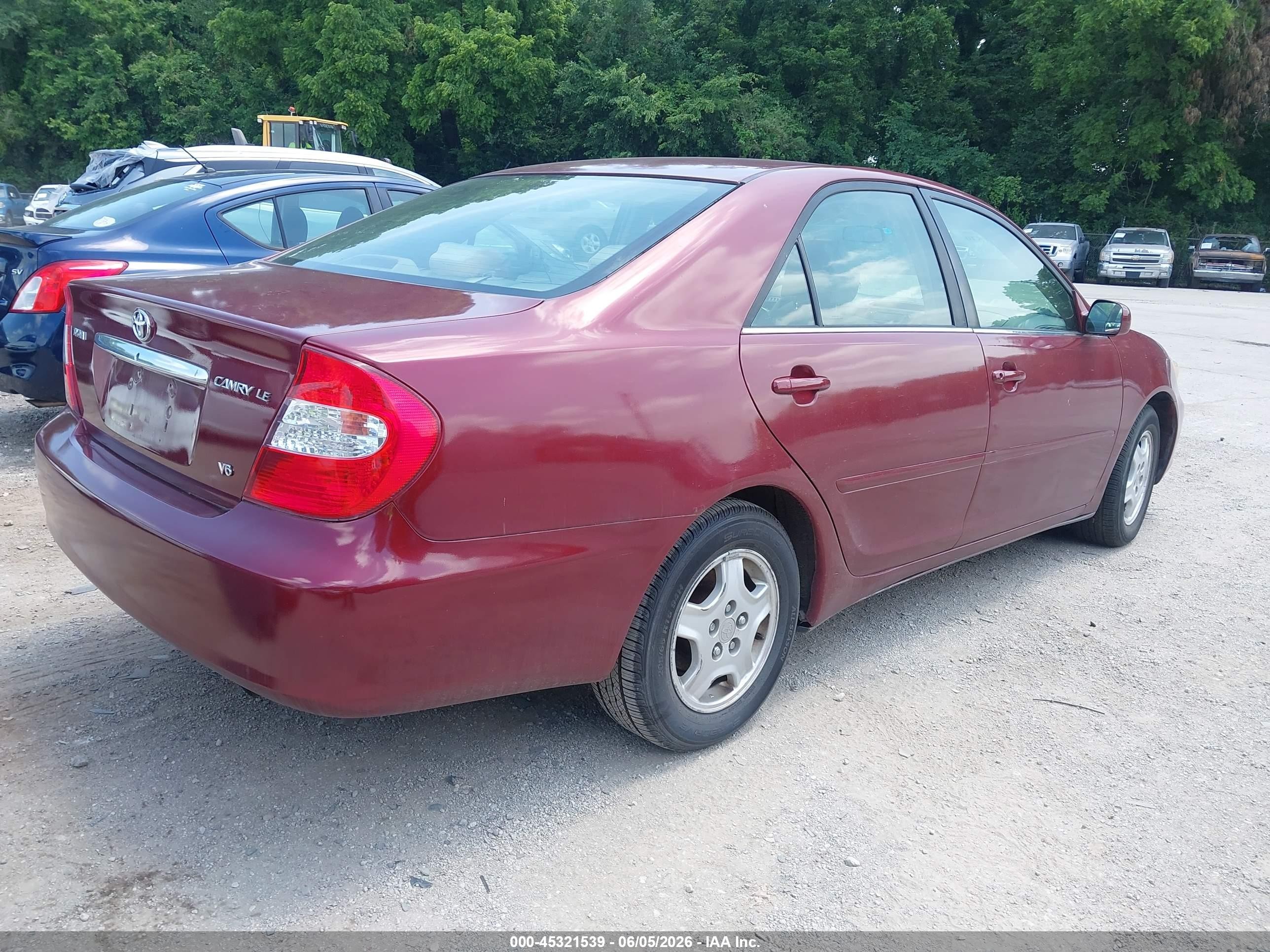 2003 Toyota Camry Le V6 Red vin: 4T1BF32K13U038515