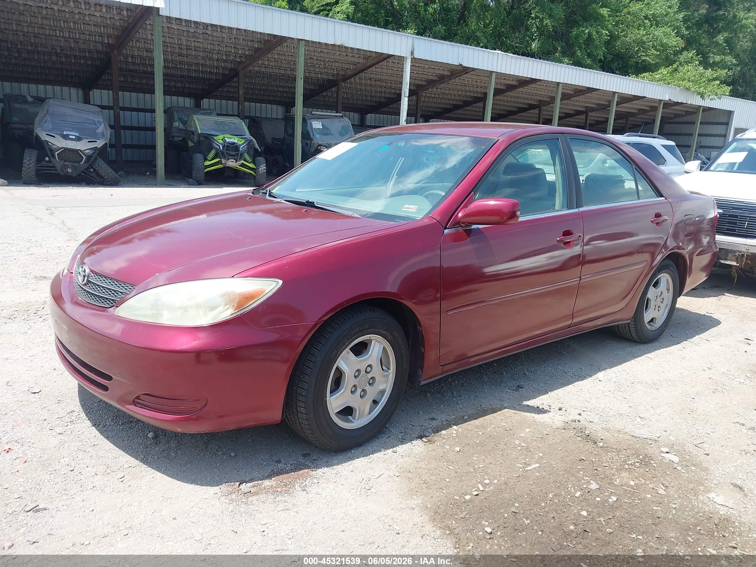 2003 Toyota Camry Le V6 Red vin: 4T1BF32K13U038515