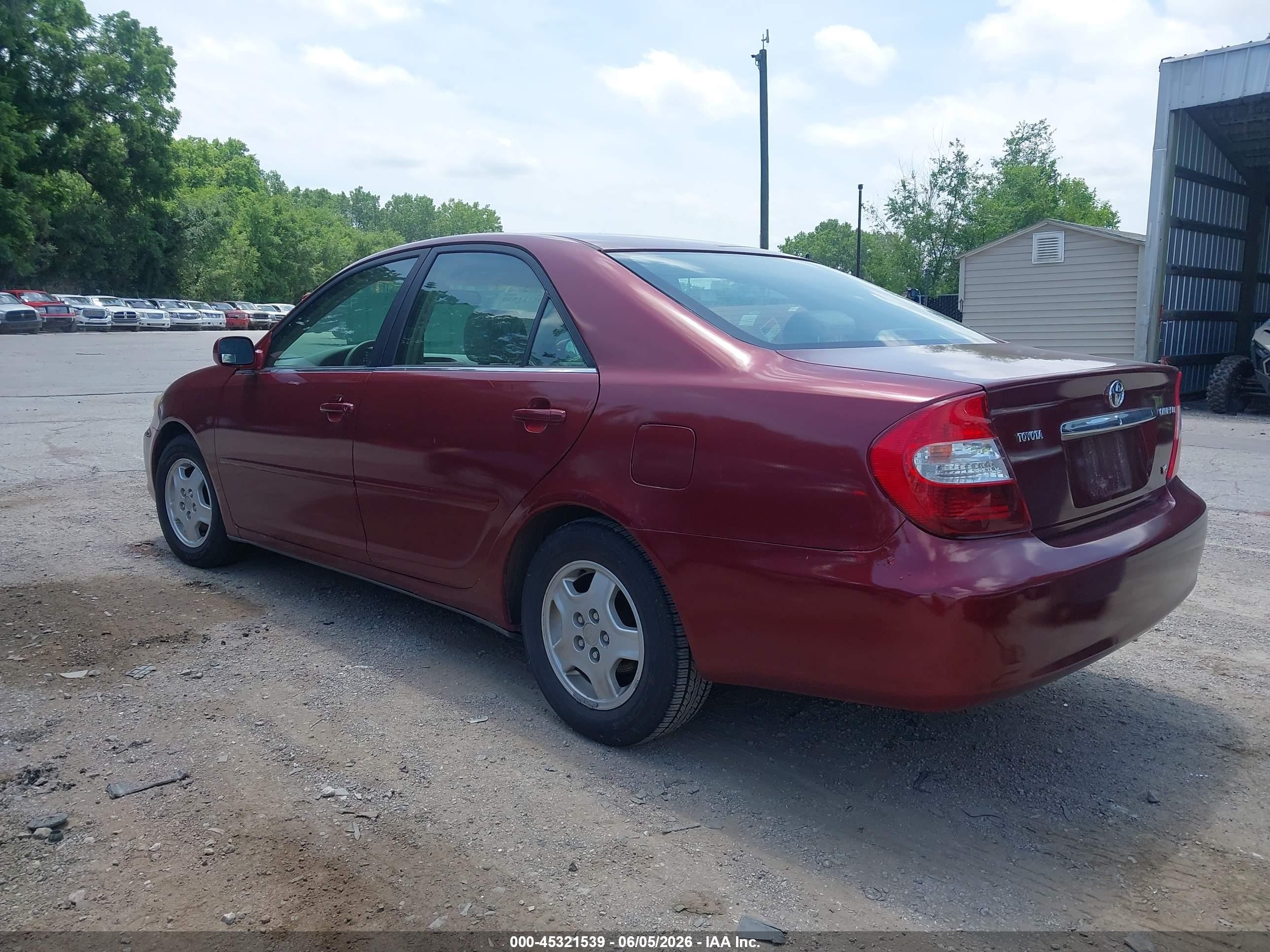 2003 Toyota Camry Le V6 Red vin: 4T1BF32K13U038515