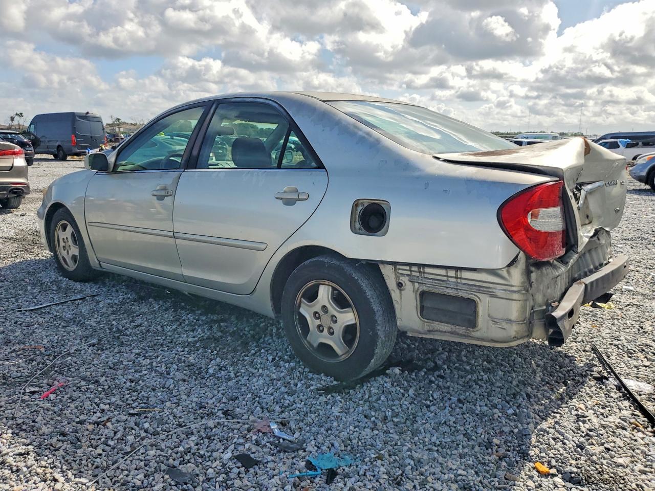 2003 Toyota Camry Le V6 Silver vin: 4T1BF32K13U556799