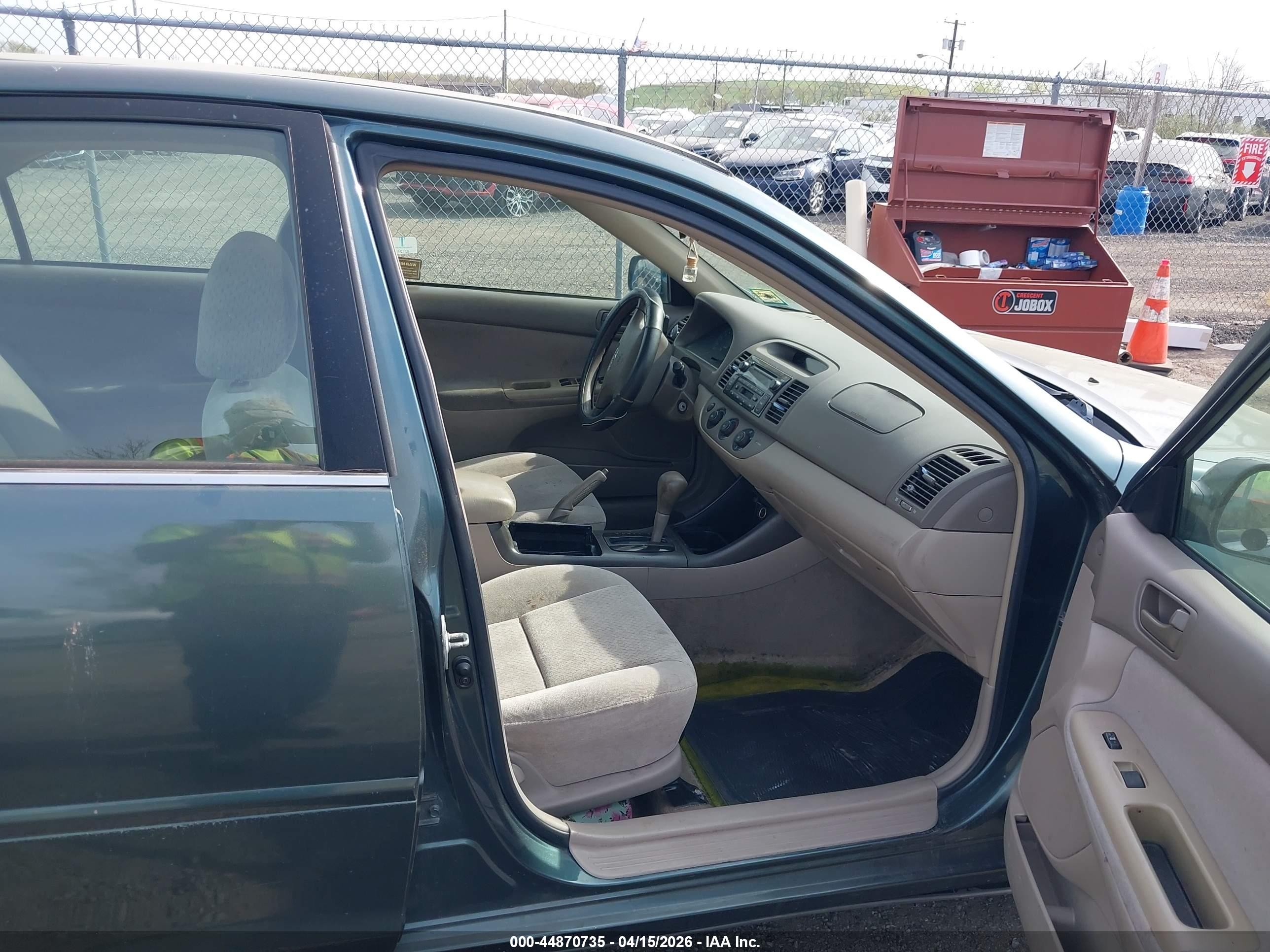 2003 Toyota Camry Le V6 Green vin: 4T1BF32K13U566202