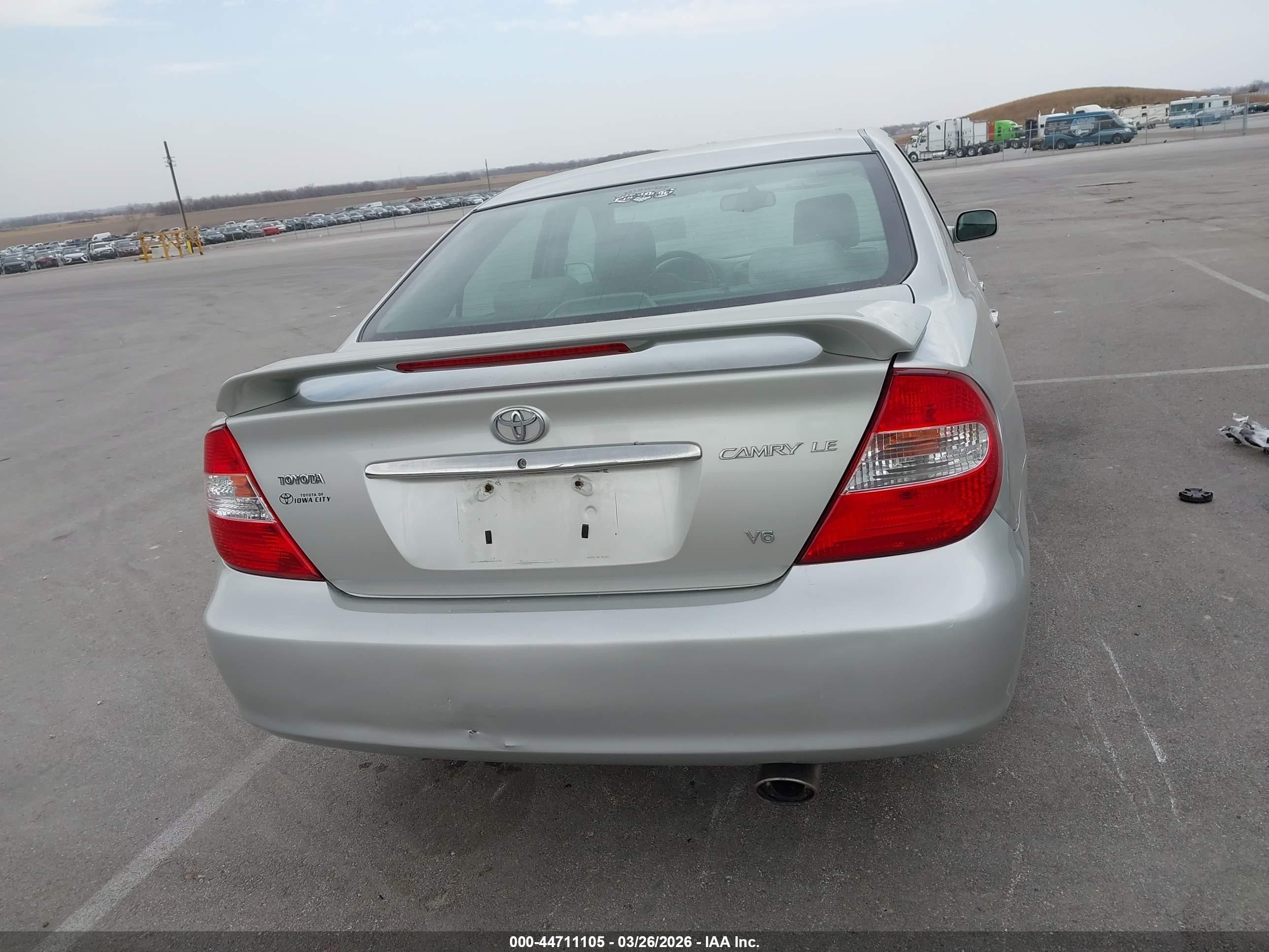 2004 Toyota Camry Le V6 Silver vin: 4T1BF32K14U588718