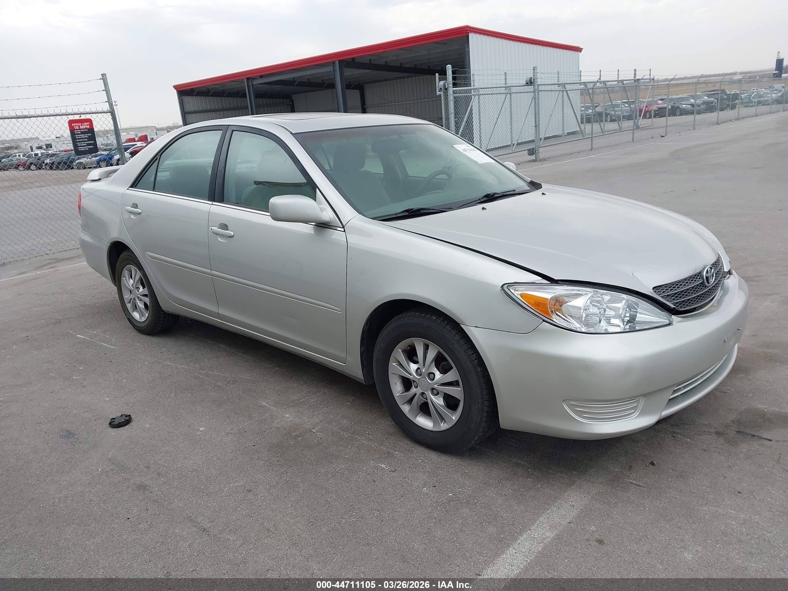 2004 Toyota Camry Le V6 Silver vin: 4T1BF32K14U588718