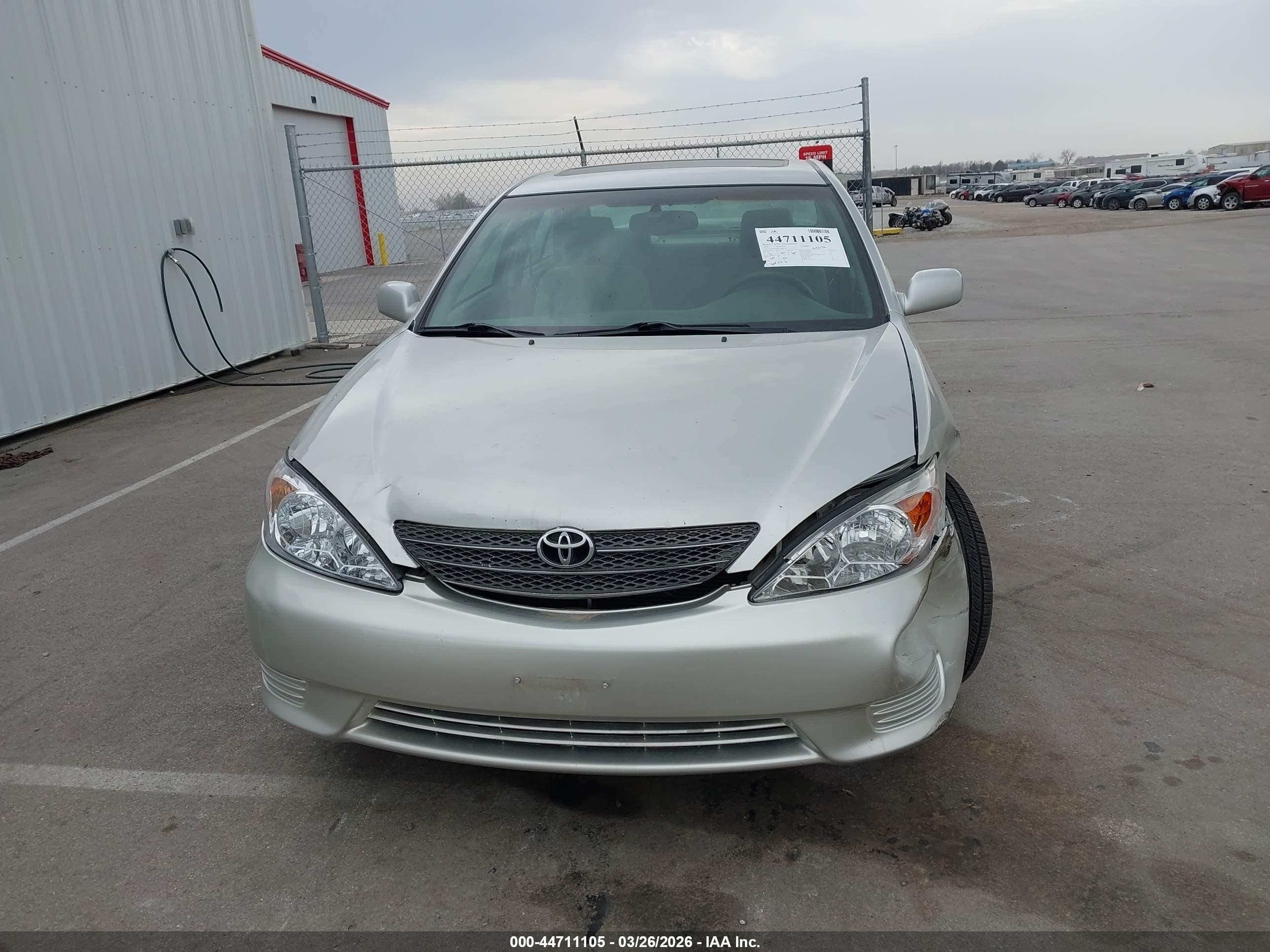 2004 Toyota Camry Le V6 Silver vin: 4T1BF32K14U588718