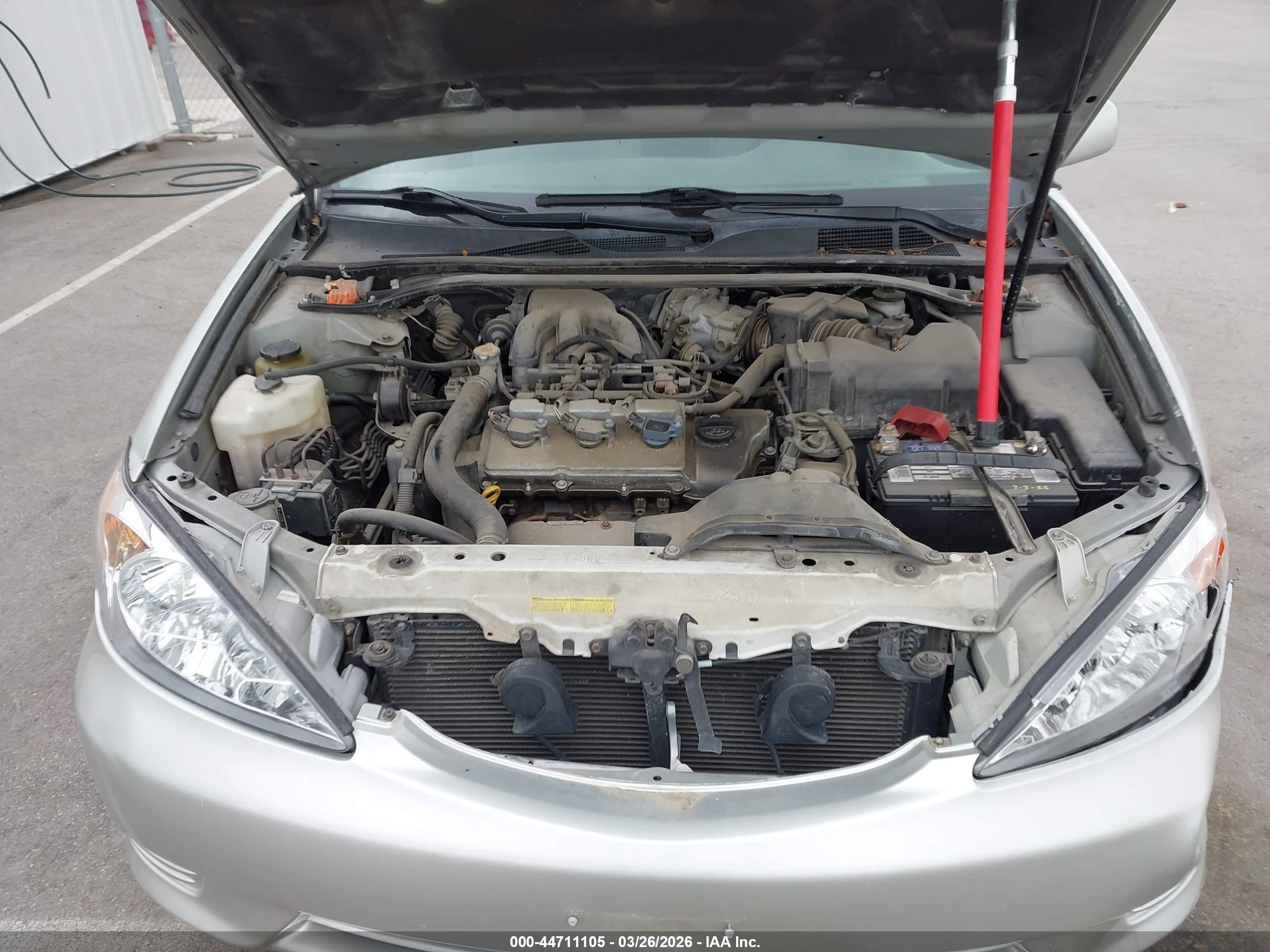 2004 Toyota Camry Le V6 Silver vin: 4T1BF32K14U588718