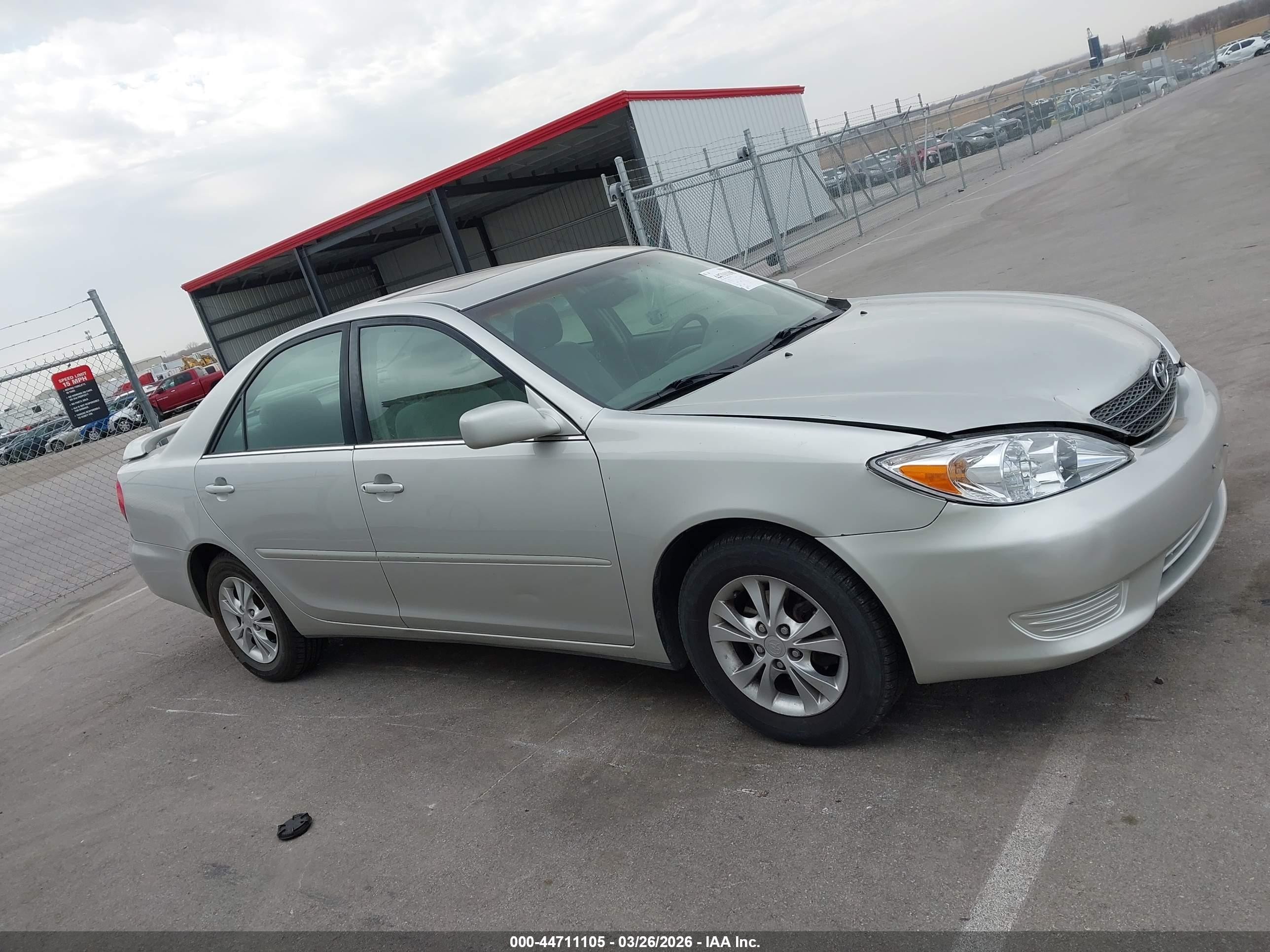2004 Toyota Camry Le V6 Silver vin: 4T1BF32K14U588718
