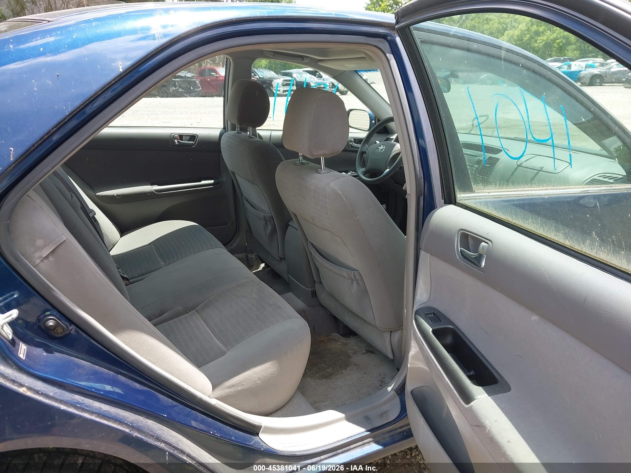 2005 Toyota Camry Le V6 Navy vin: 4T1BF32K15U082971