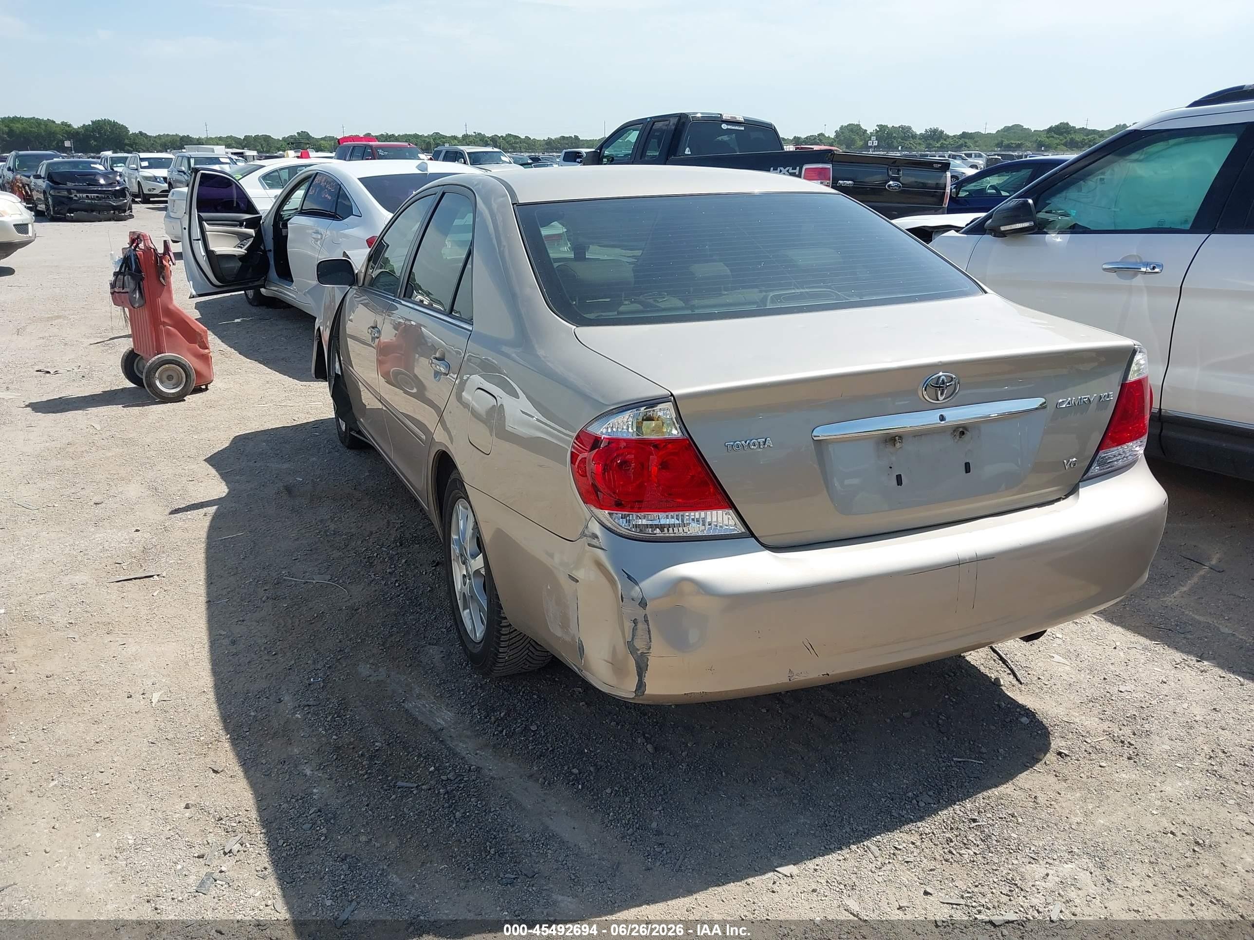 2005 Toyota Camry Xle V6 Champagne vin: 4T1BF32K15U095591