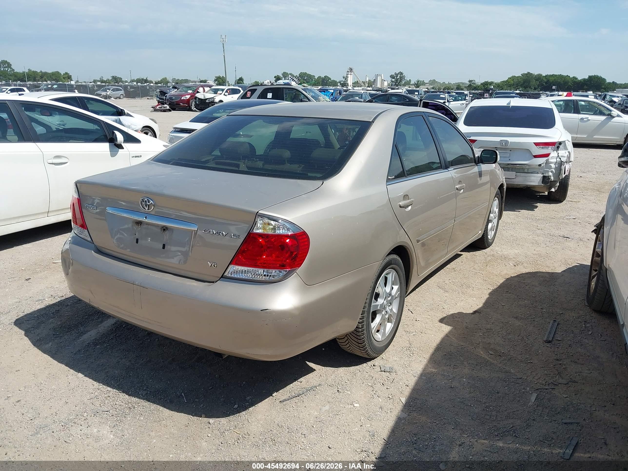 2005 Toyota Camry Xle V6 Champagne vin: 4T1BF32K15U095591