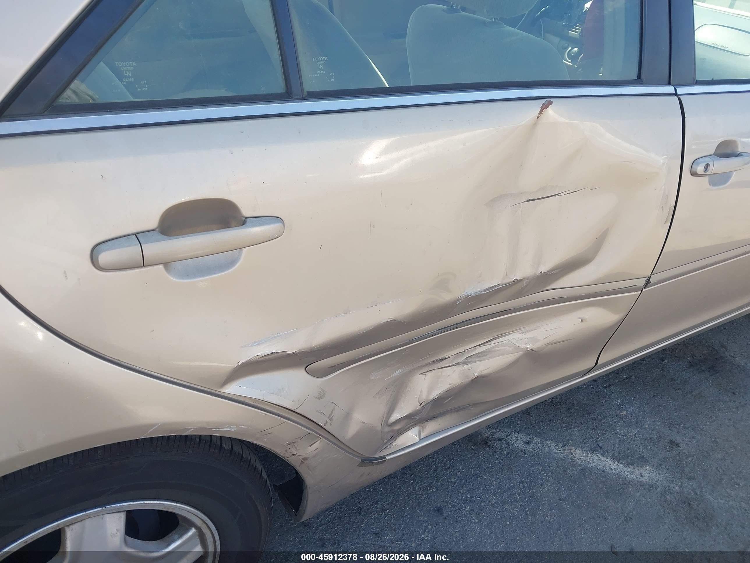 2002 Toyota Camry Le V6 Gold vin: 4T1BF32K22U013878