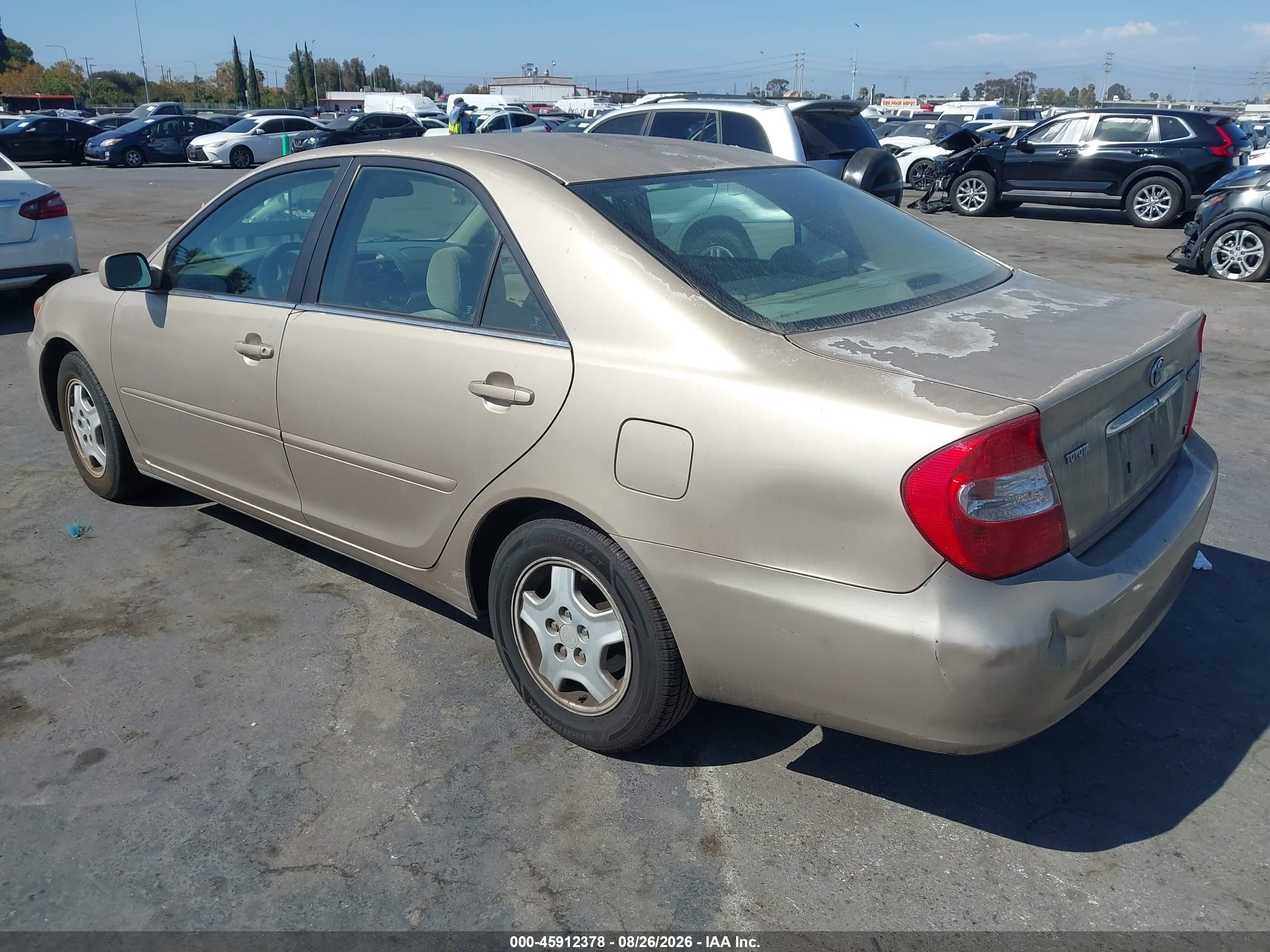 2002 Toyota Camry Le V6 Gold vin: 4T1BF32K22U013878