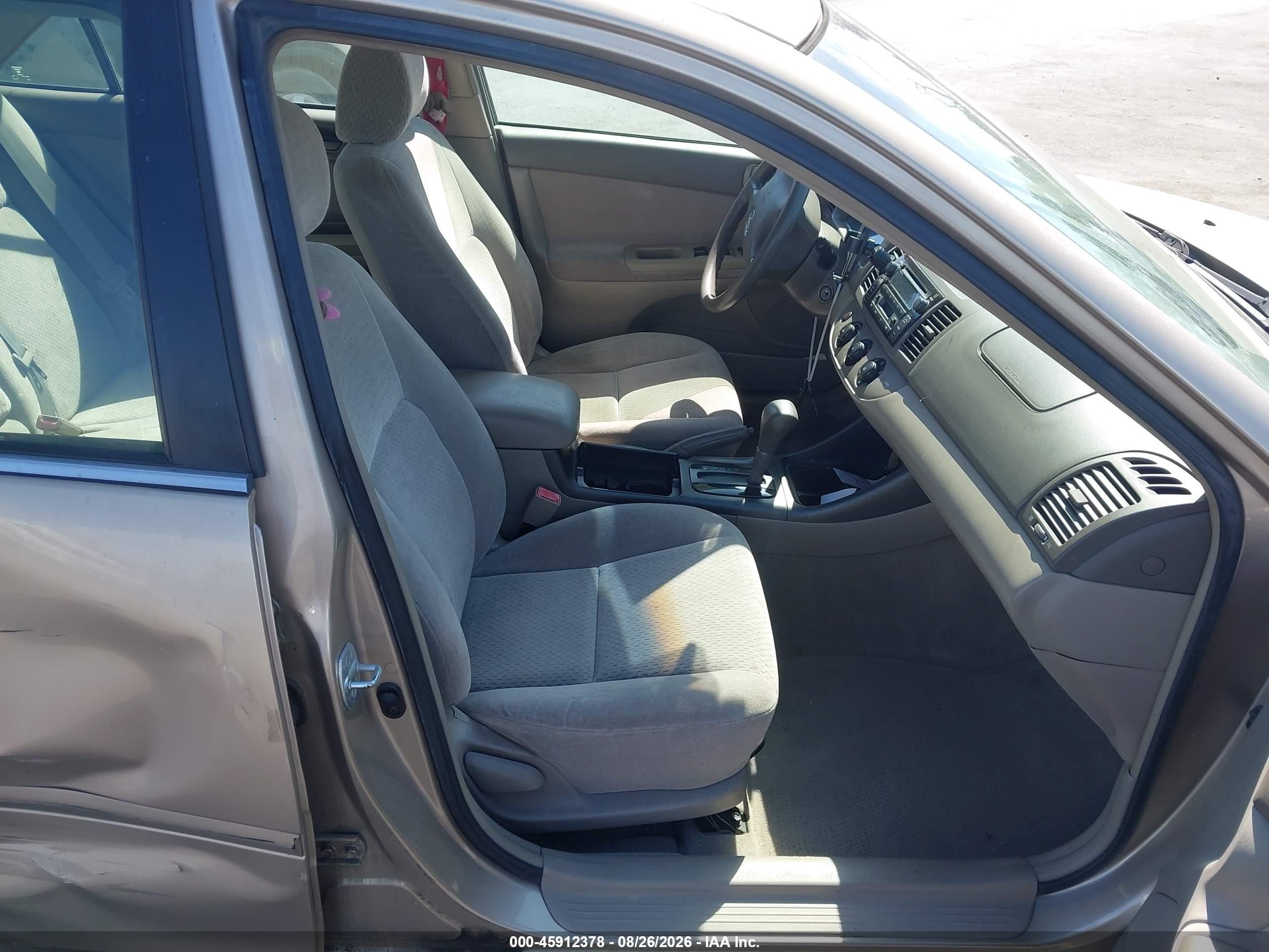 2002 Toyota Camry Le V6 Gold vin: 4T1BF32K22U013878