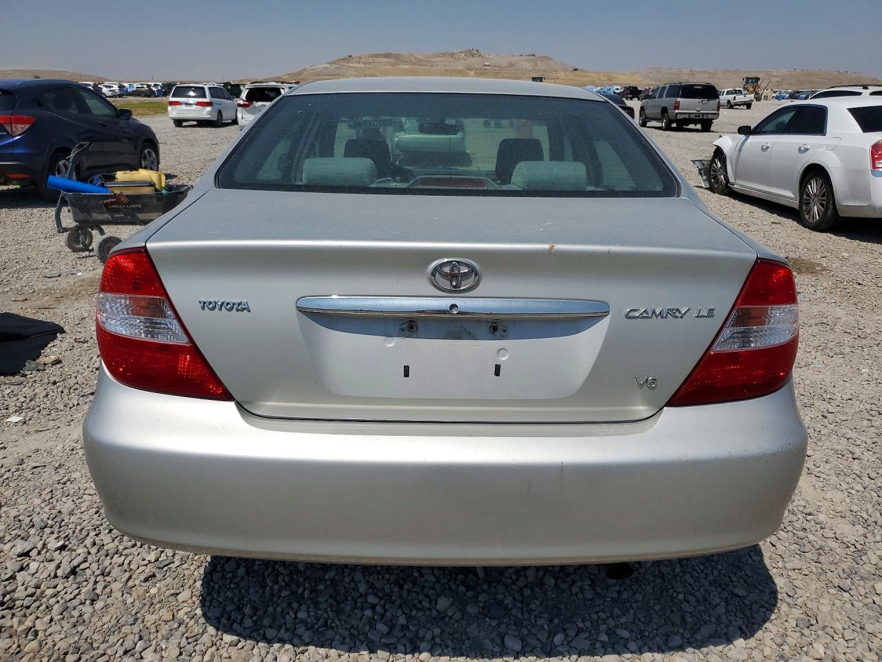 2002 Toyota Camry Le V6 Silver vin: 4T1BF32K22U020698