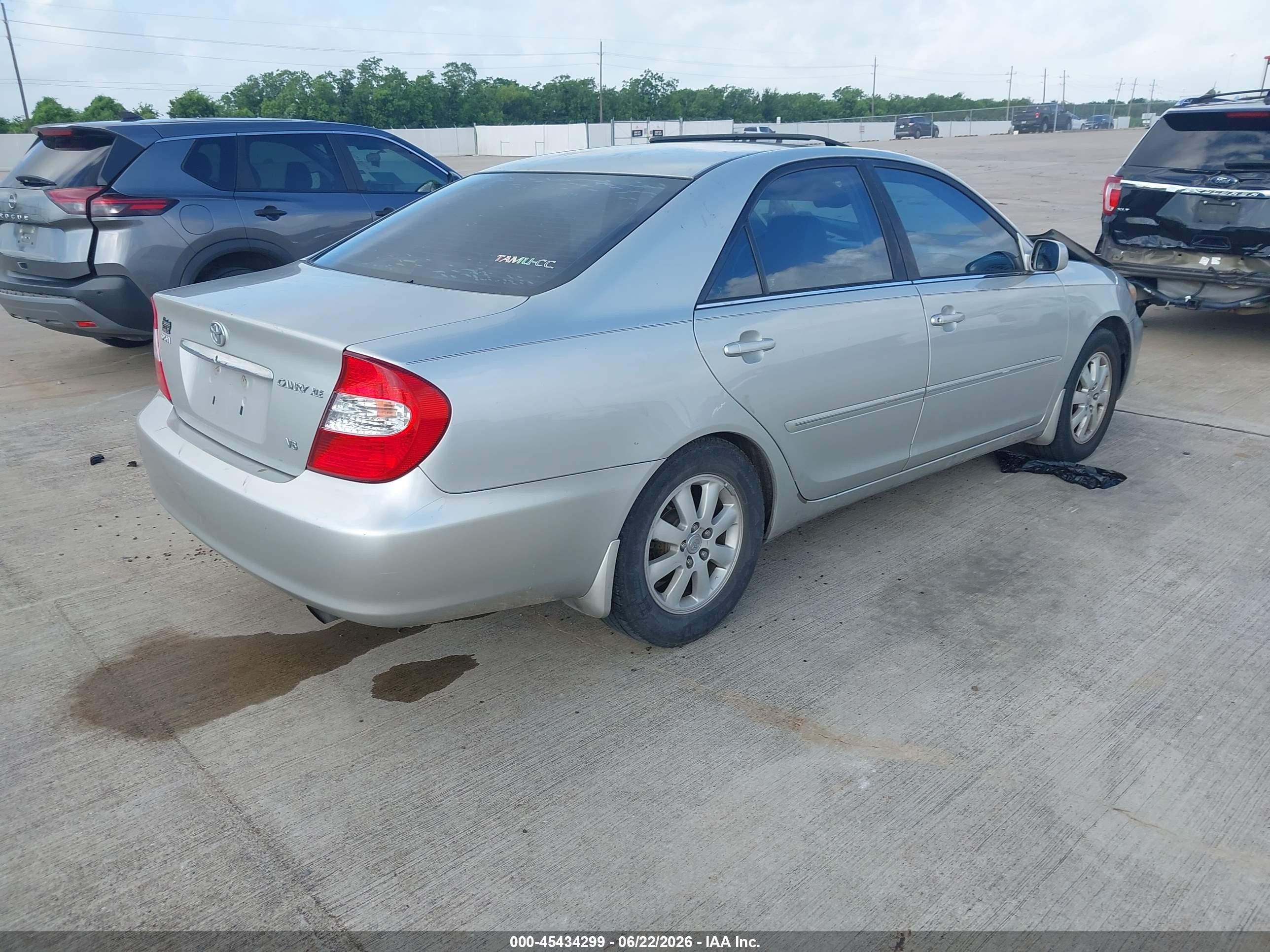 2002 Toyota Camry Xle Silver vin: 4T1BF32K22U026310