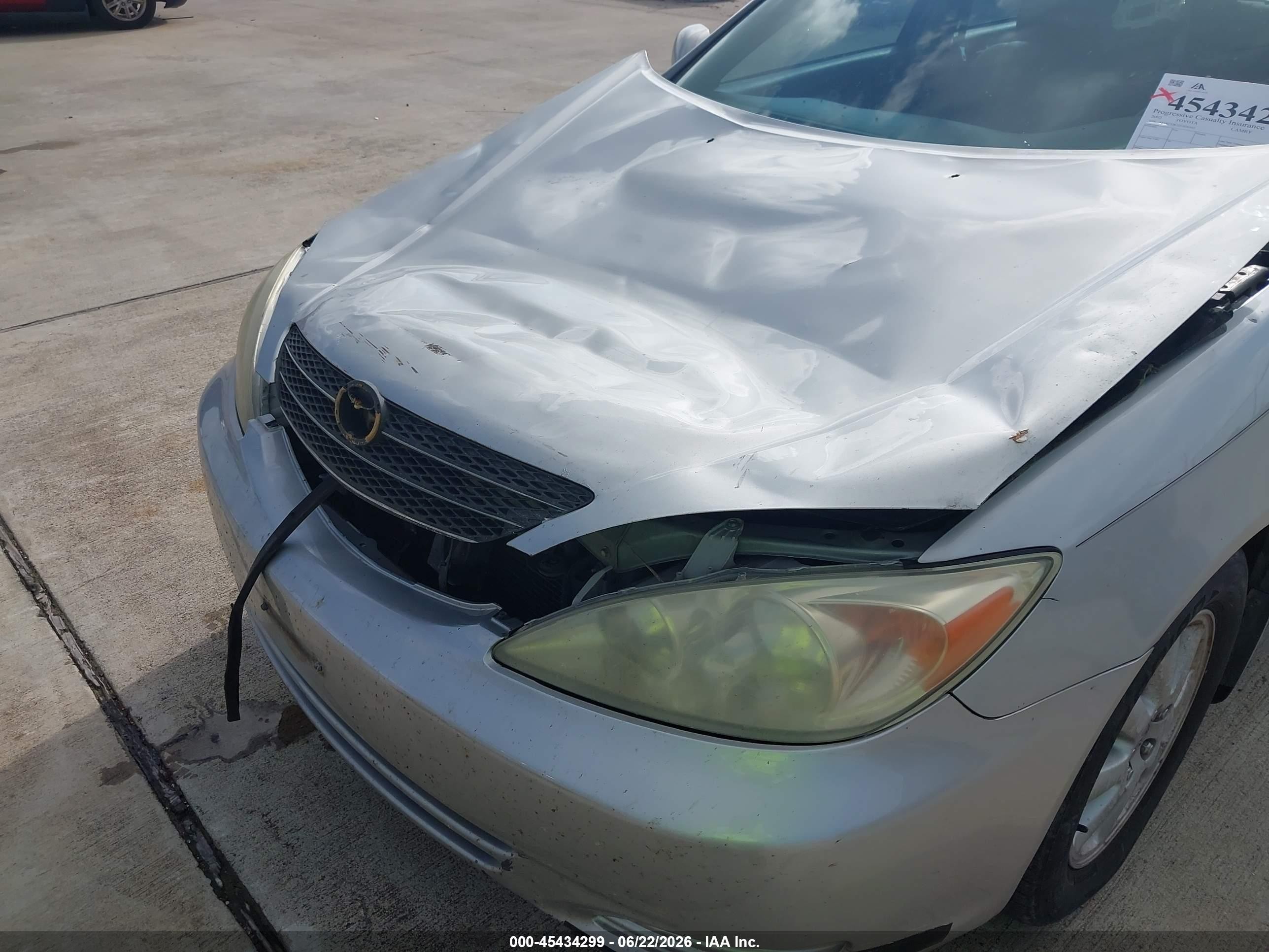 2002 Toyota Camry Xle Silver vin: 4T1BF32K22U026310