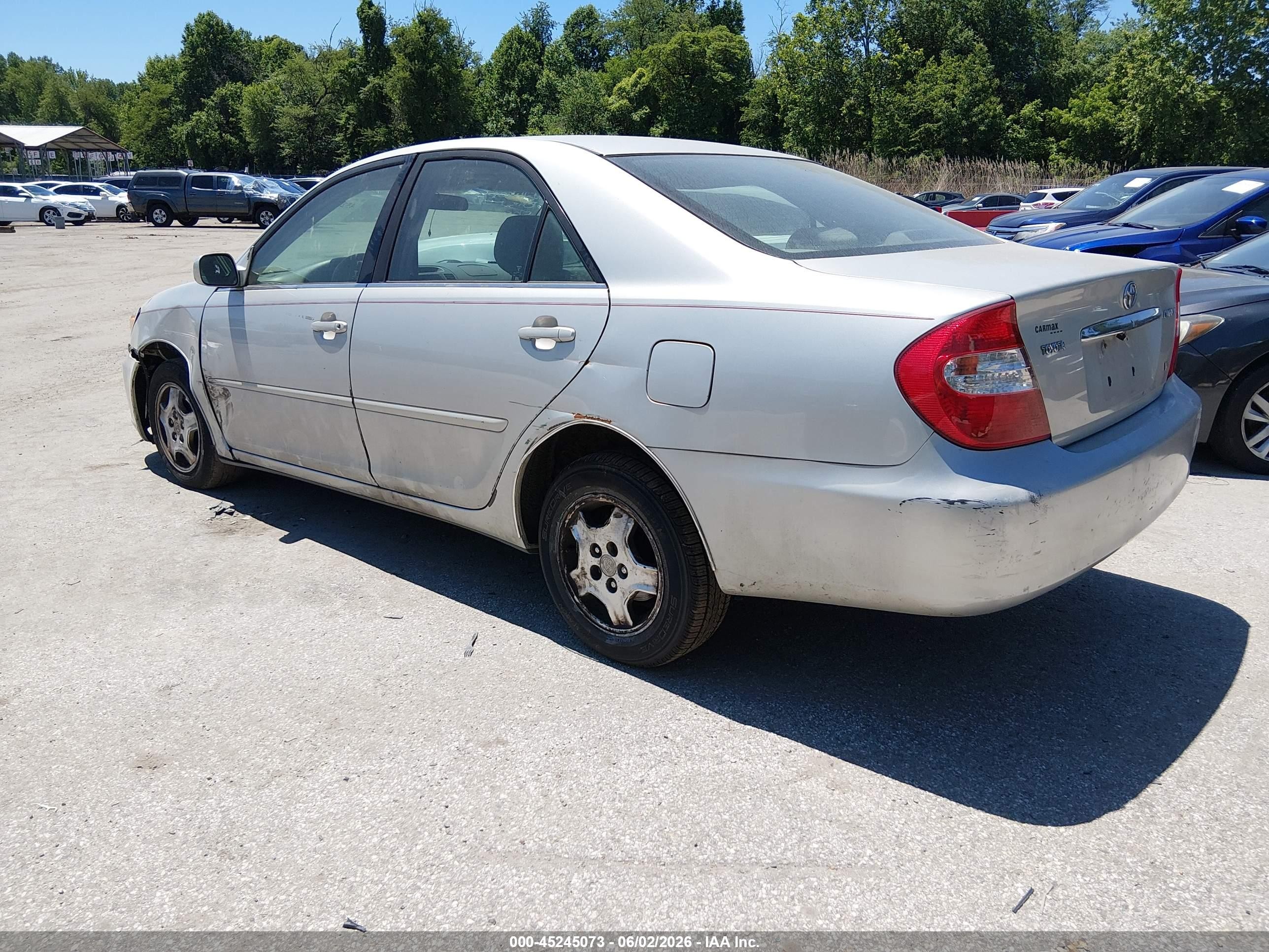 2002 Toyota Camry Le V6 Silver vin: 4T1BF32K22U518318