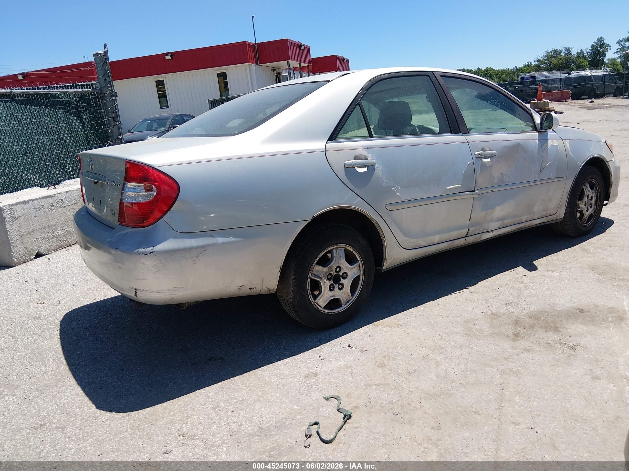 2002 Toyota Camry Le V6 Silver vin: 4T1BF32K22U518318