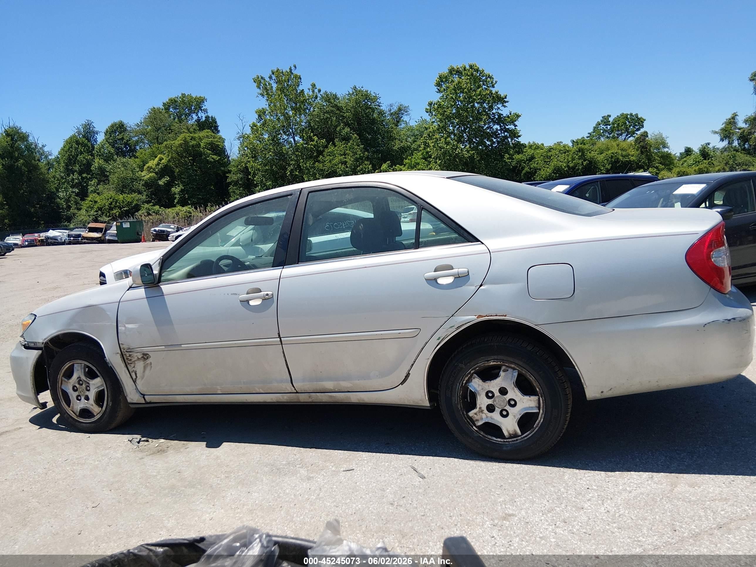 2002 Toyota Camry Le V6 Silver vin: 4T1BF32K22U518318