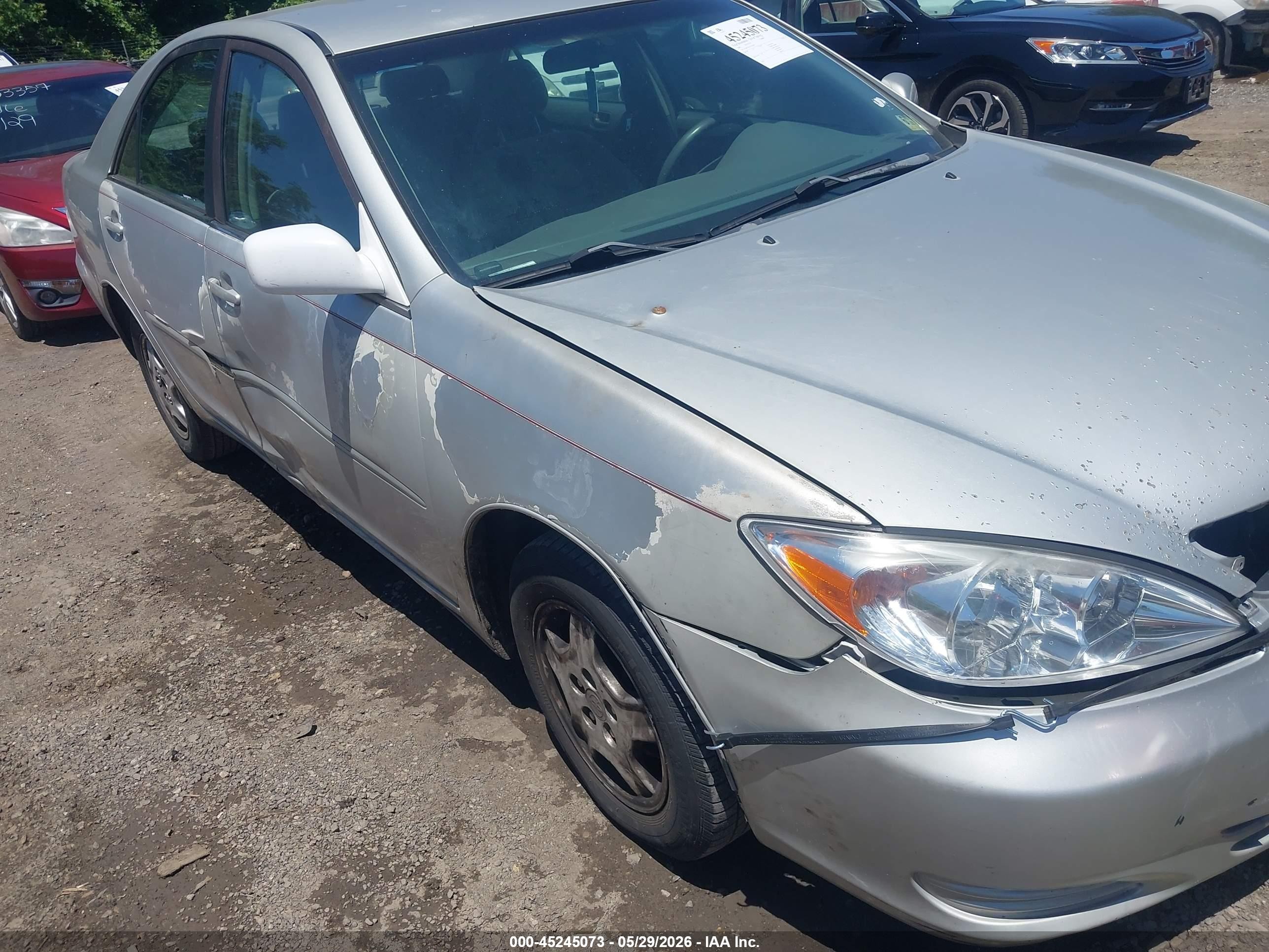 2002 Toyota Camry Le V6 Silver vin: 4T1BF32K22U518318