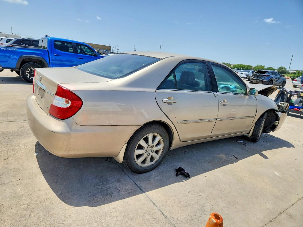 2003 Toyota Camry Xle V6 Gold vin: 4T1BF32K23U060829
