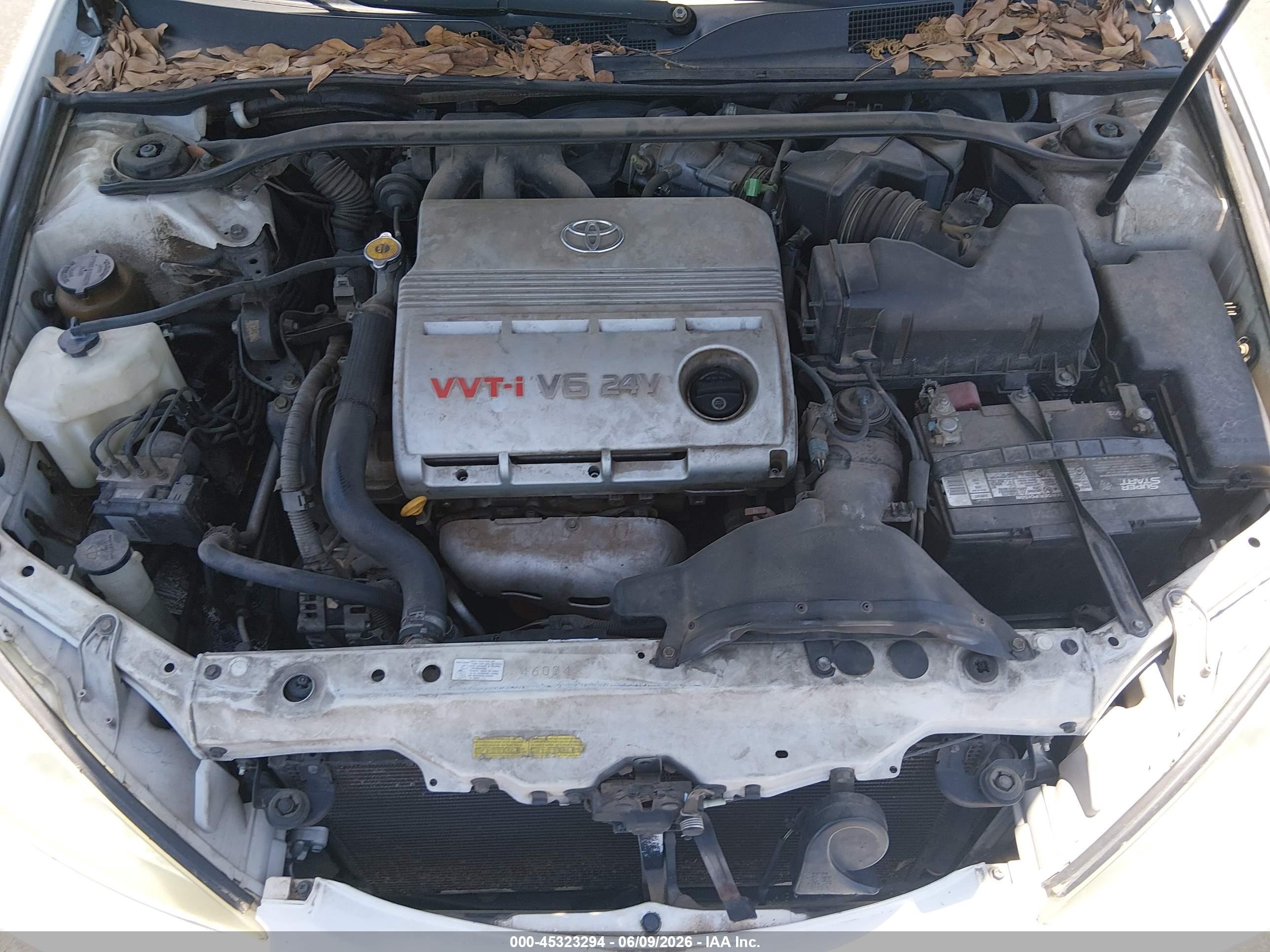 2005 Toyota Camry Xle V6 White vin: 4T1BF32K25U090027