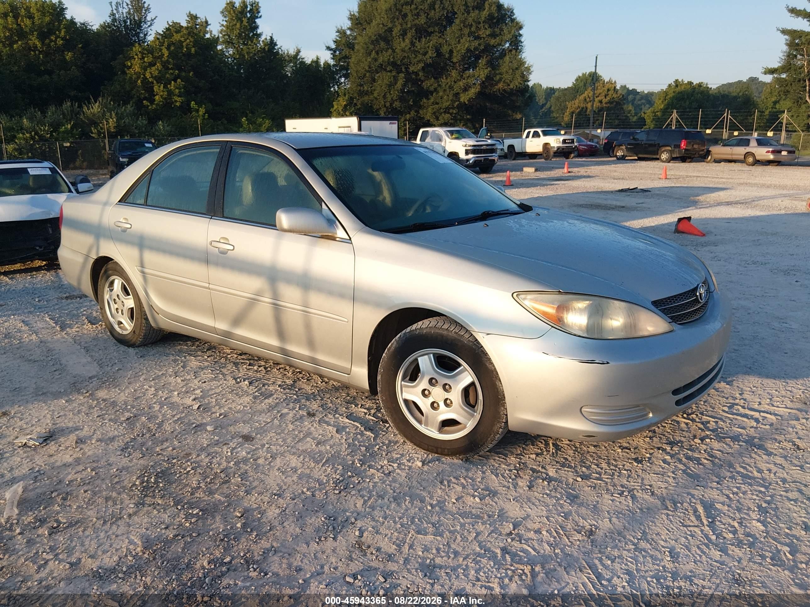 2002 Toyota Camry Le Silver vin: 4T1BF32K32U010293