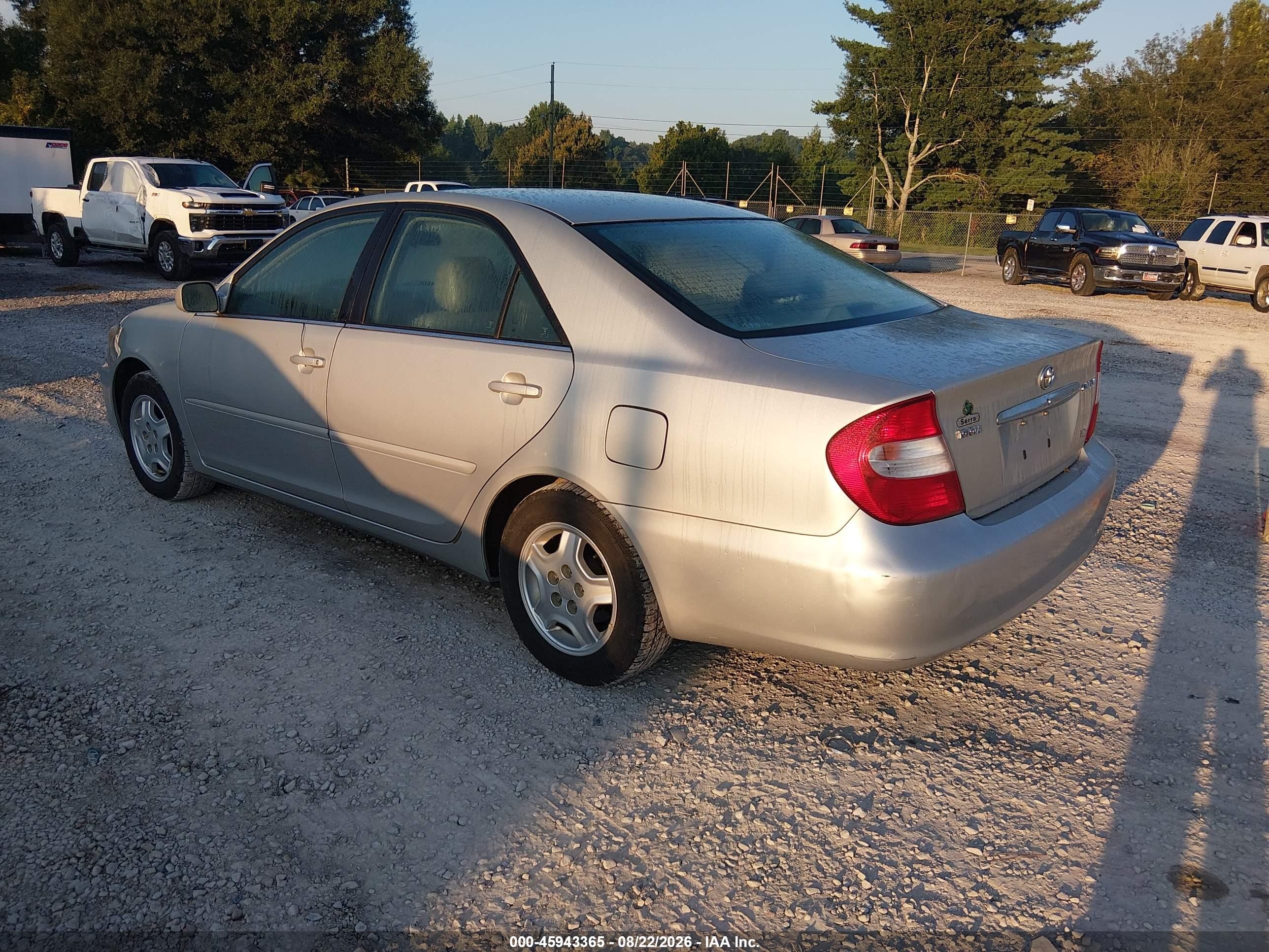 2002 Toyota Camry Le Silver vin: 4T1BF32K32U010293