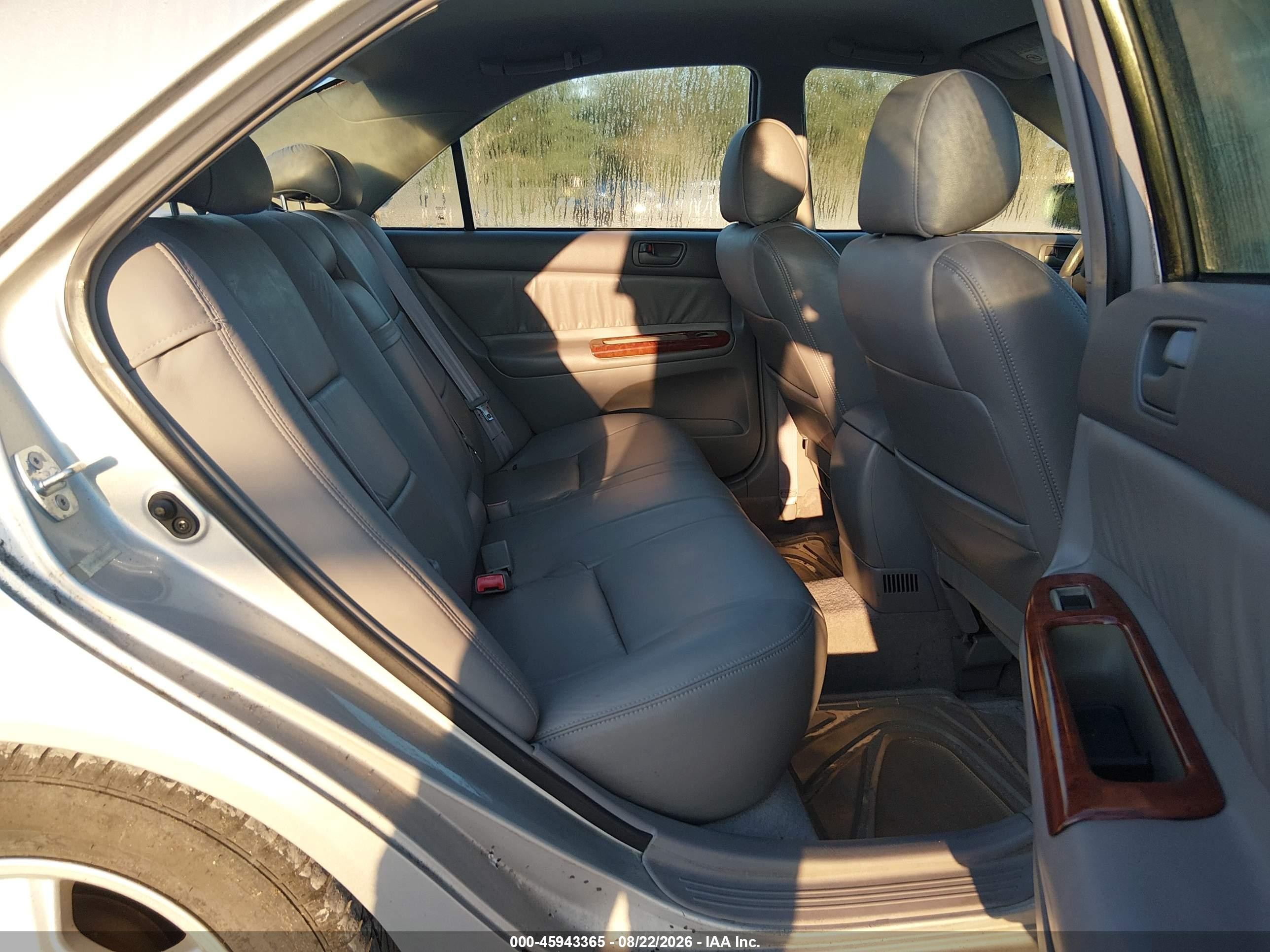 2002 Toyota Camry Le Silver vin: 4T1BF32K32U010293