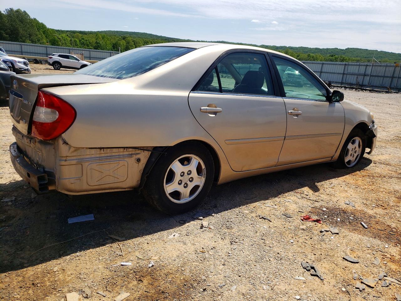 2002 Toyota Camry Le V6 Gold vin: 4T1BF32K32U023416