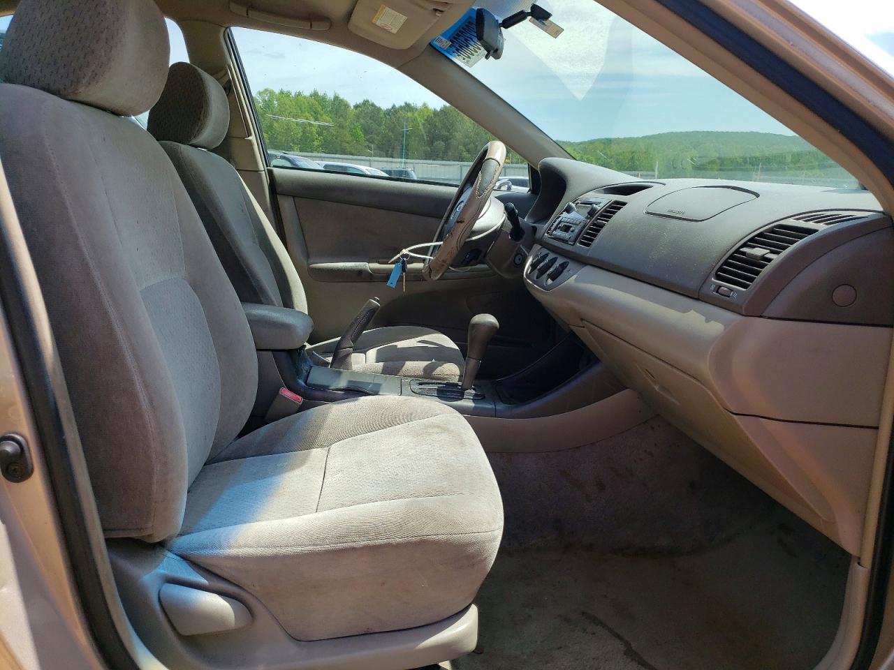 2002 Toyota Camry Le V6 Gold vin: 4T1BF32K32U023416