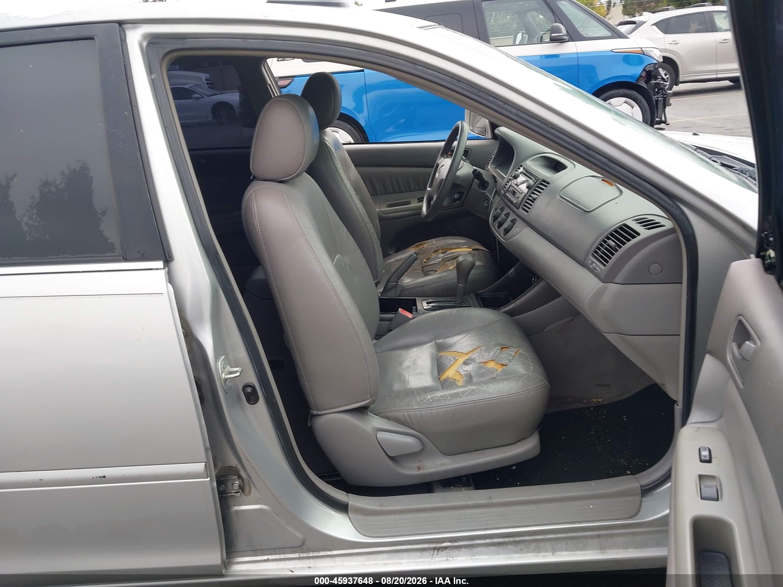 2002 Toyota Camry Le Silver vin: 4T1BF32K32U533748
